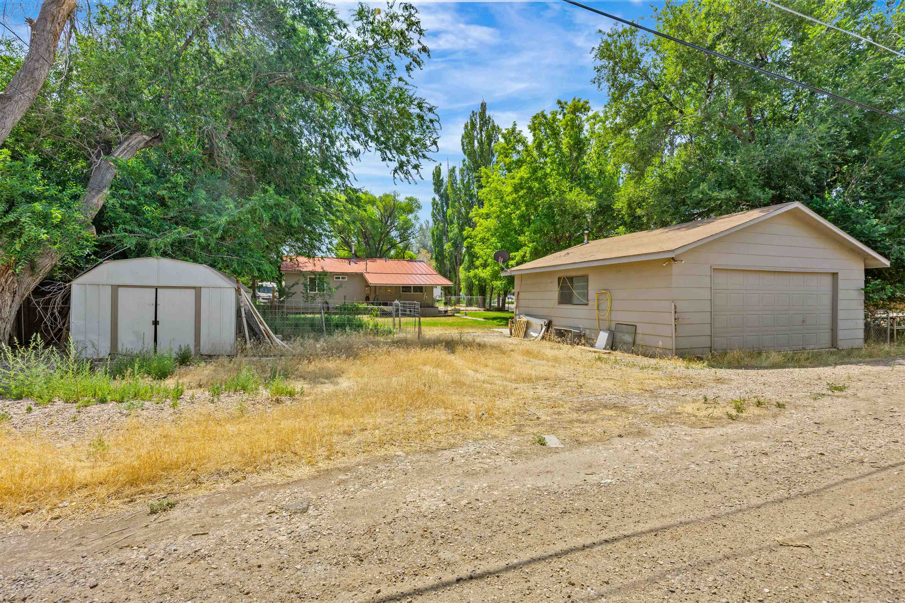 708 E Rio Blanco Avenue Property Photo 8