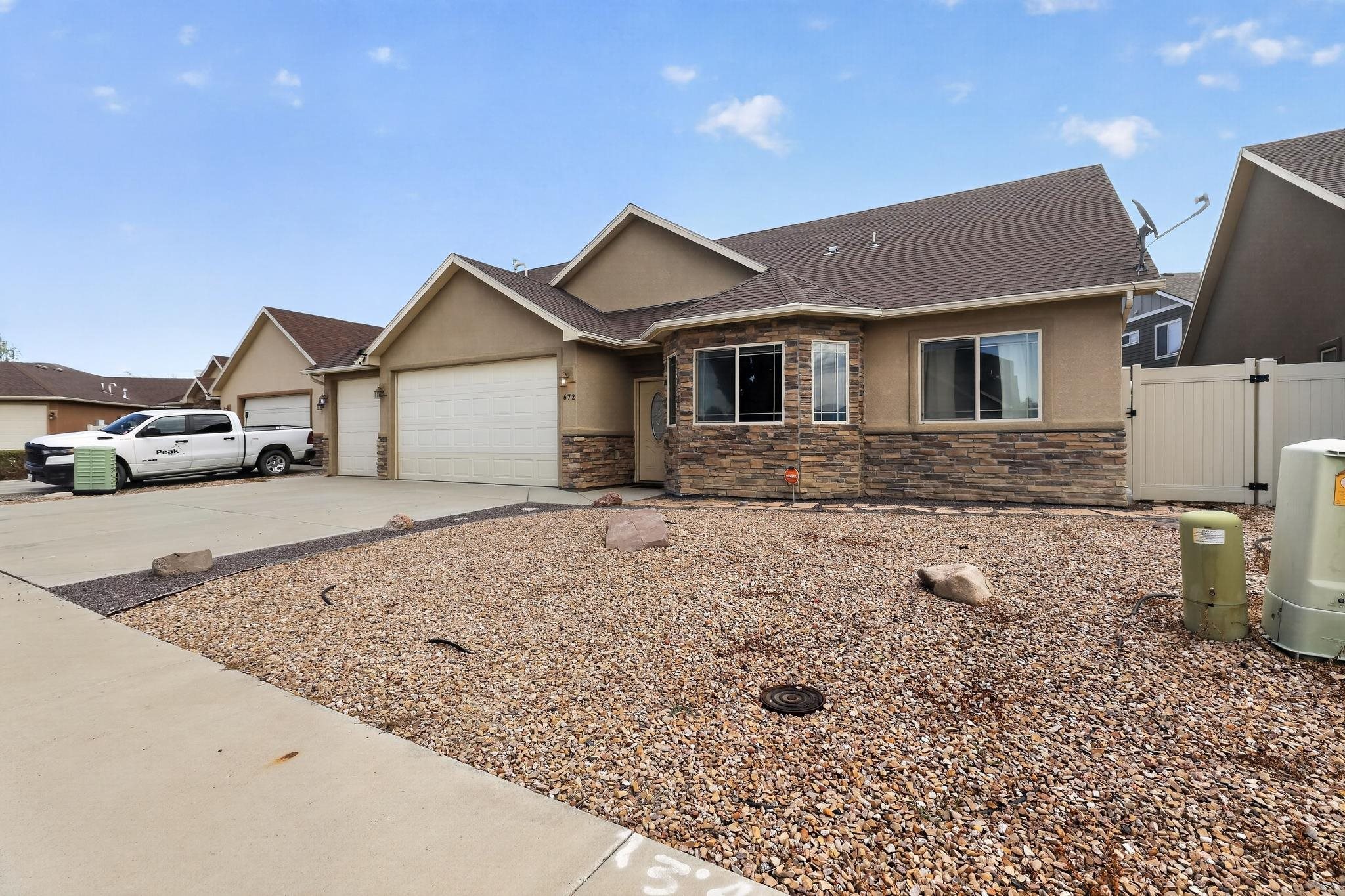 672 Chaffee Avenue Property Photo 4