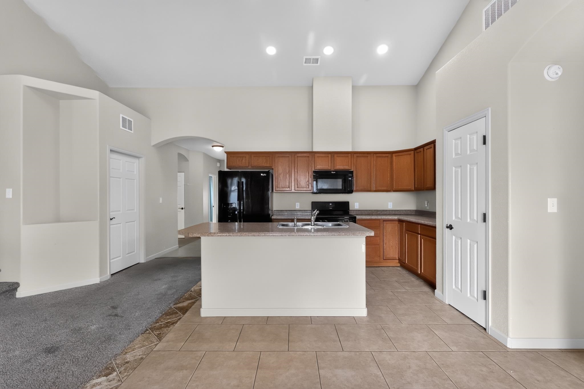 672 Chaffee Avenue Property Photo 7