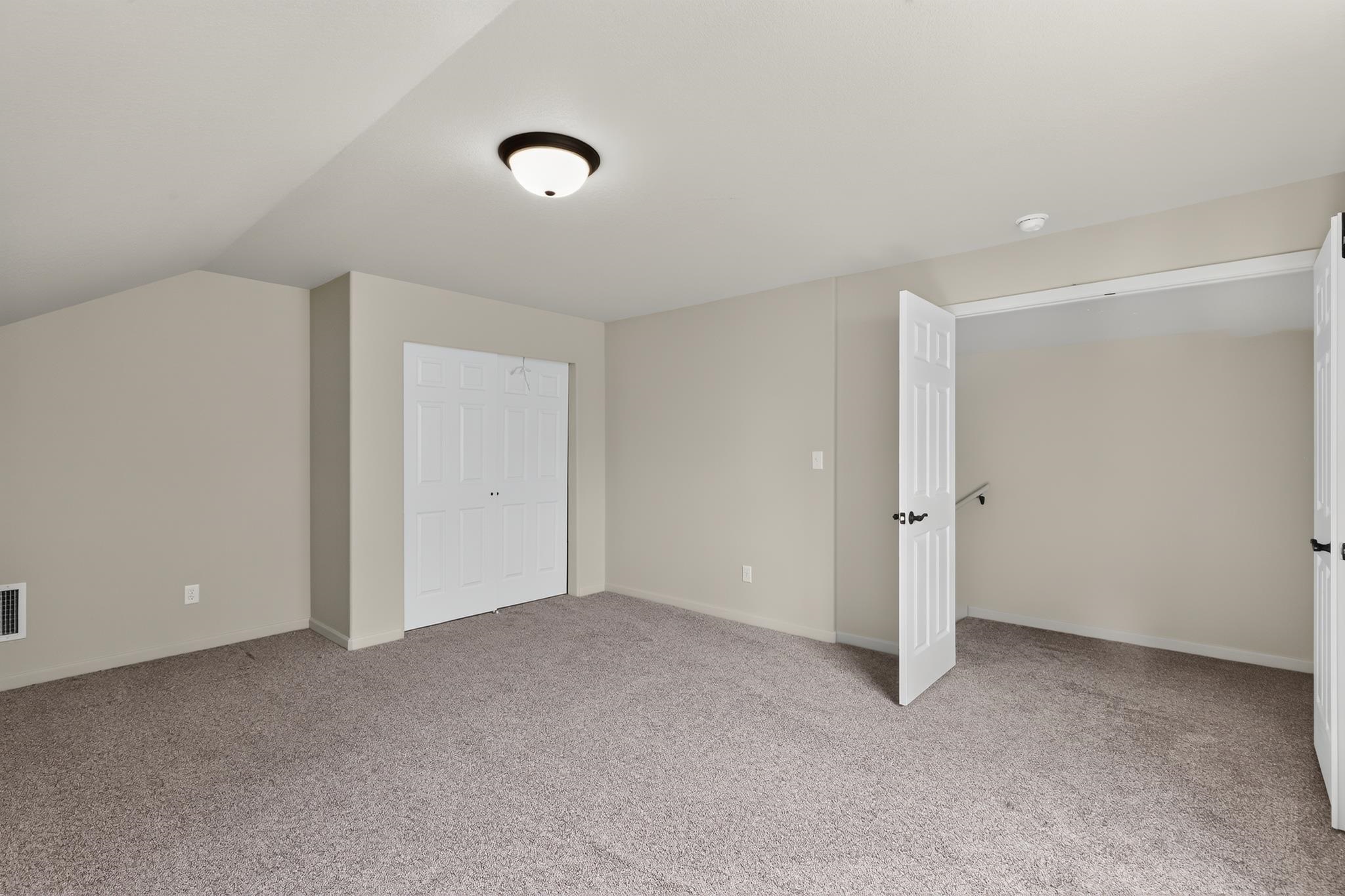 672 Chaffee Avenue Property Photo 16