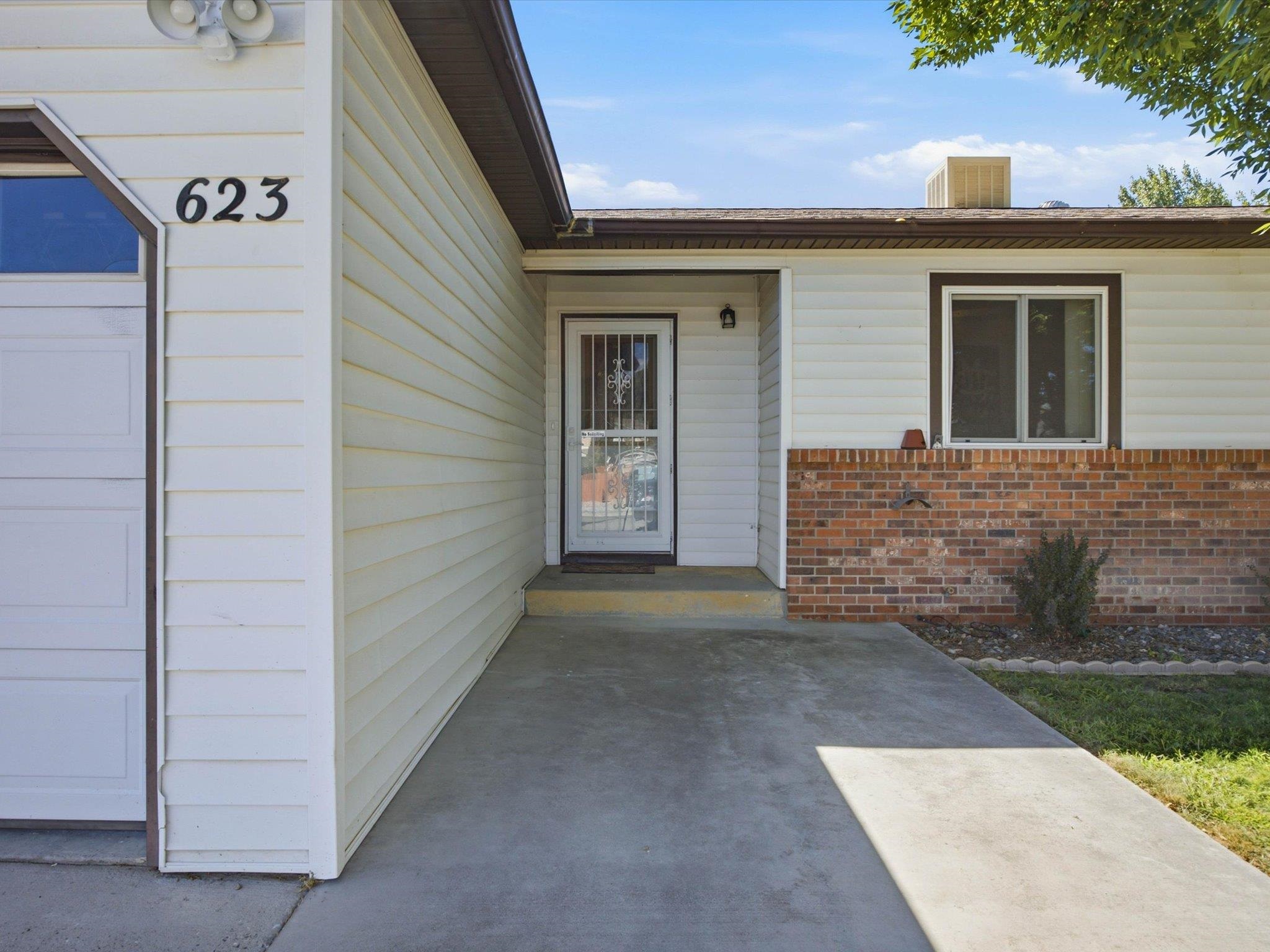 623 American Manor Road Property Photo 5