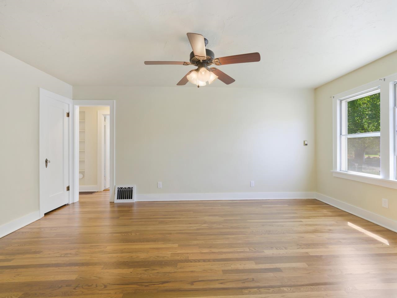1434 White Avenue Property Photo 3