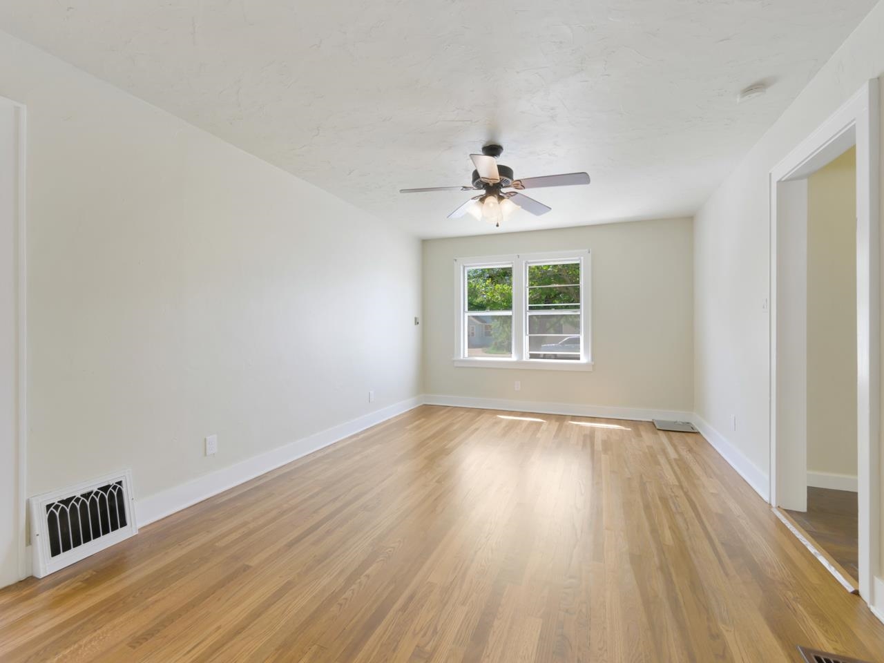 1434 White Avenue Property Photo 4