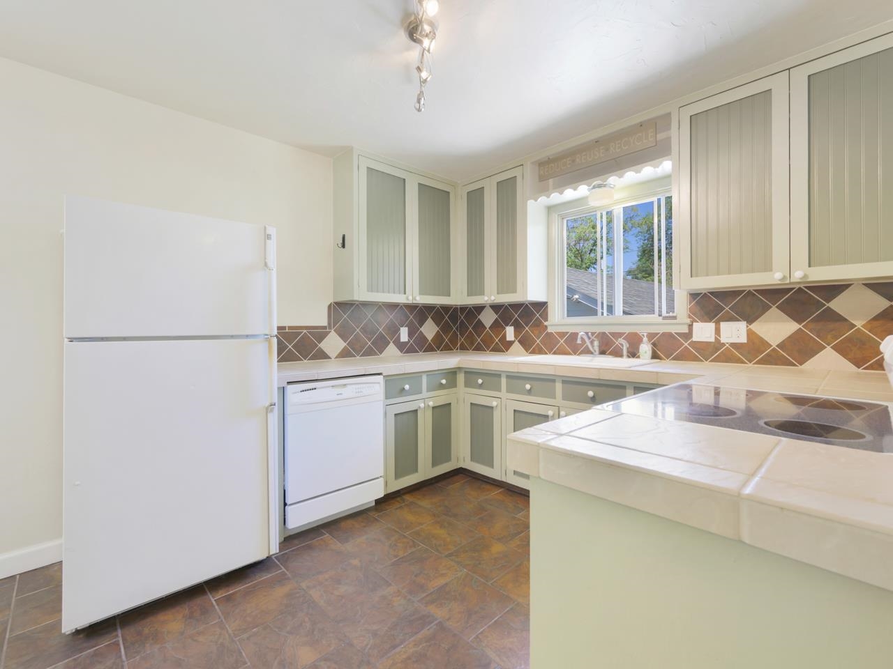 1434 White Avenue Property Photo 11