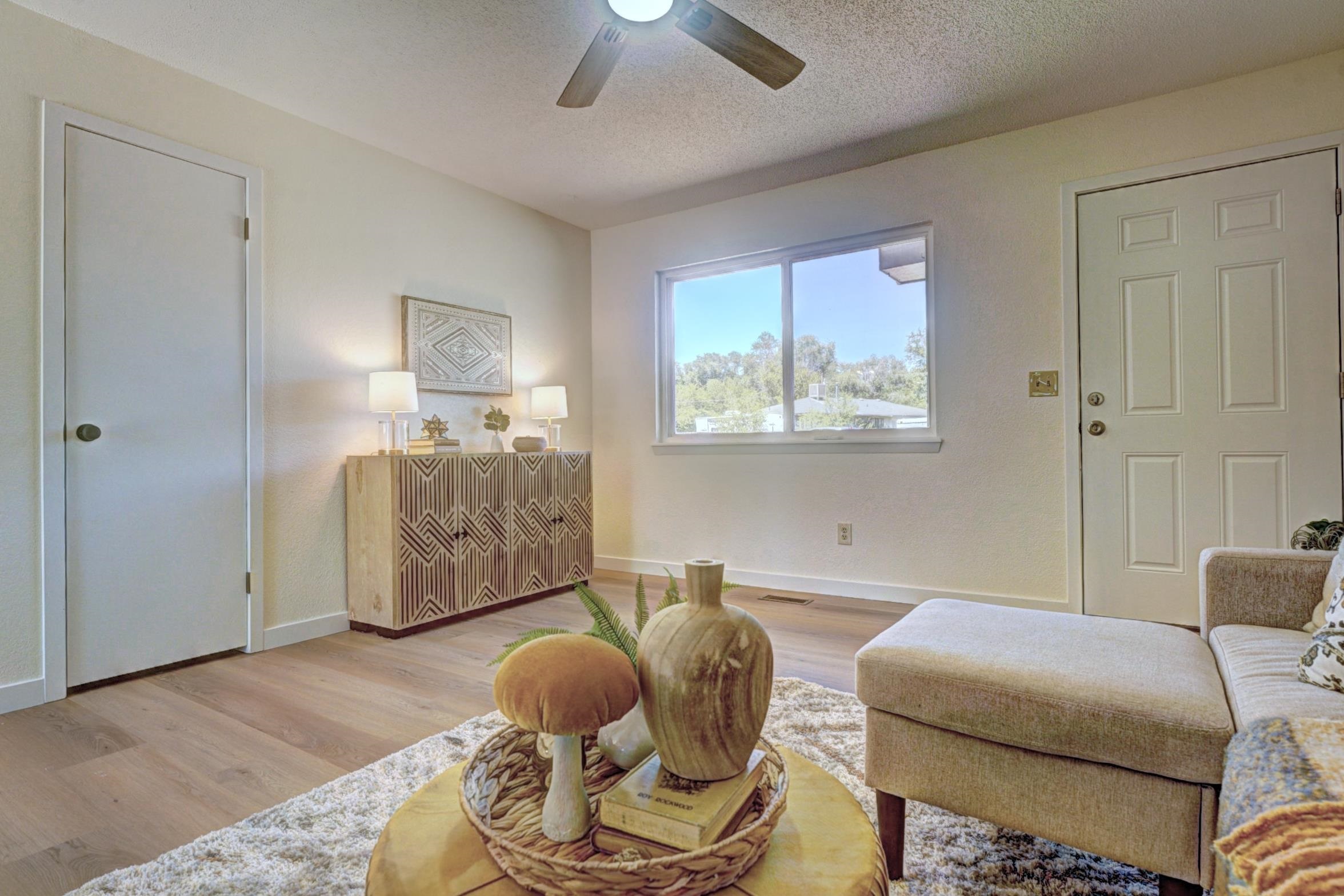 636 Highview Road Property Photo 3
