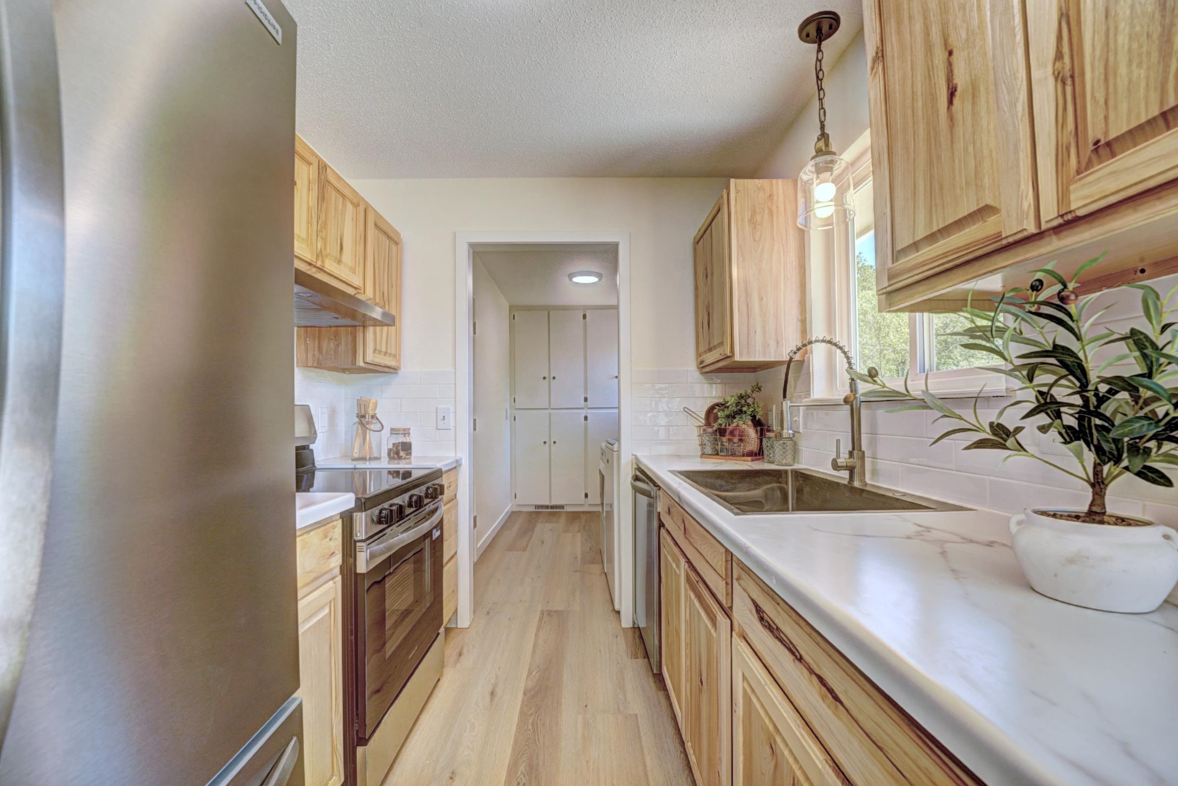 636 Highview Road Property Photo 11