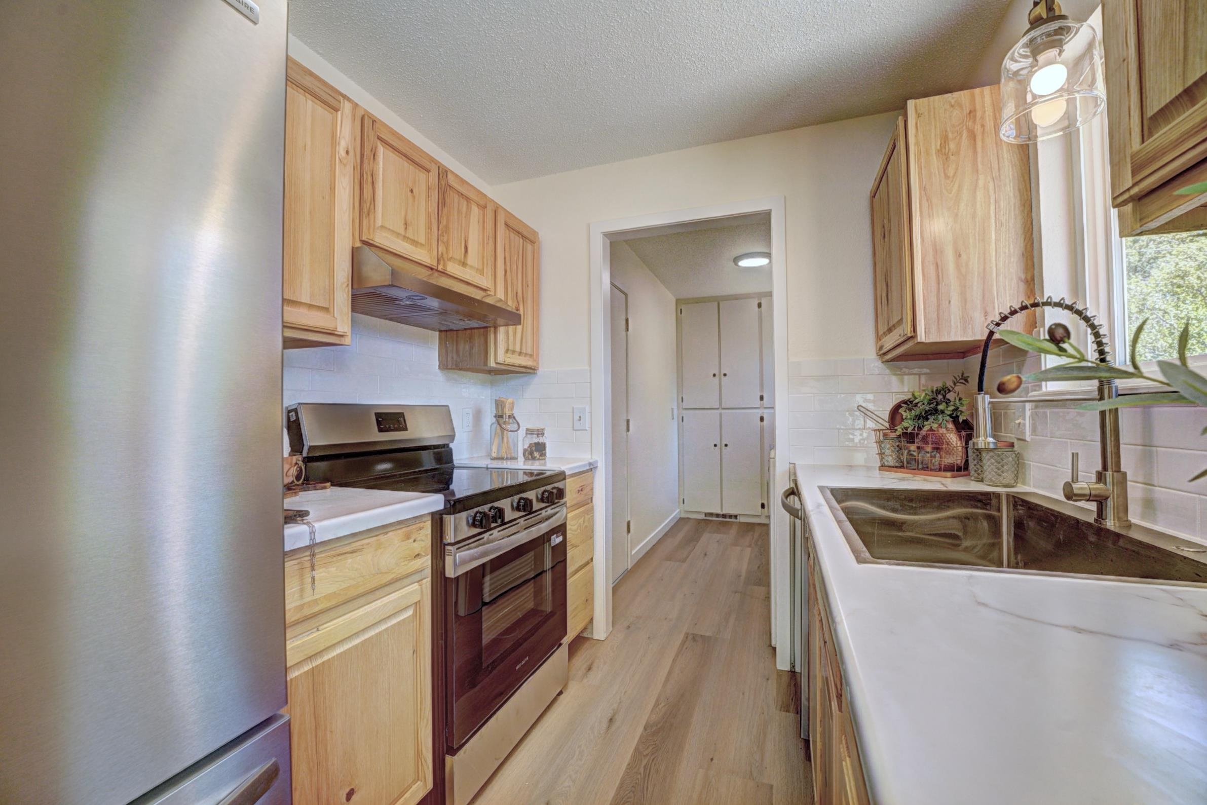 636 Highview Road Property Photo 12