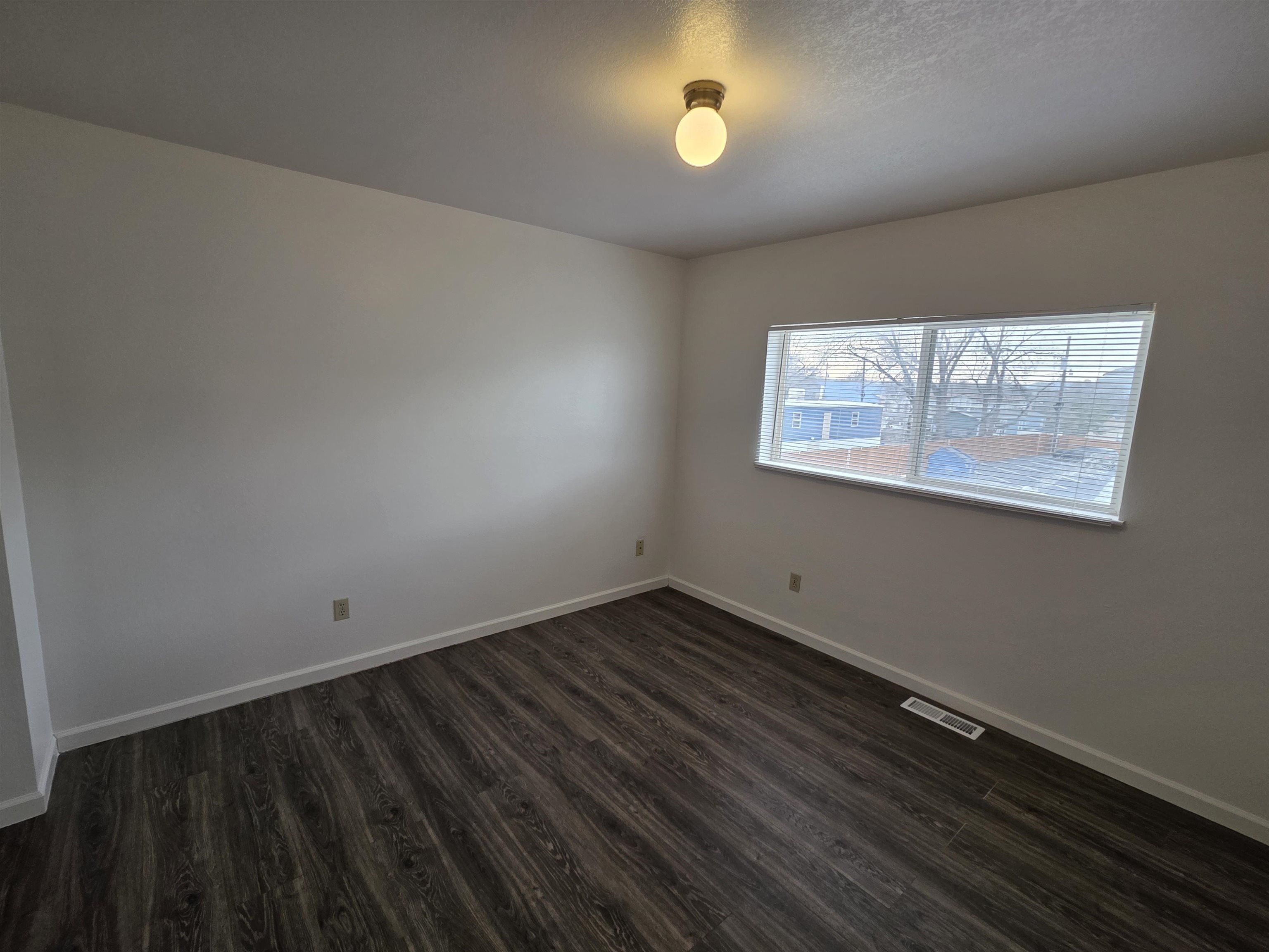 558 Garfield Drive Property Photo 9