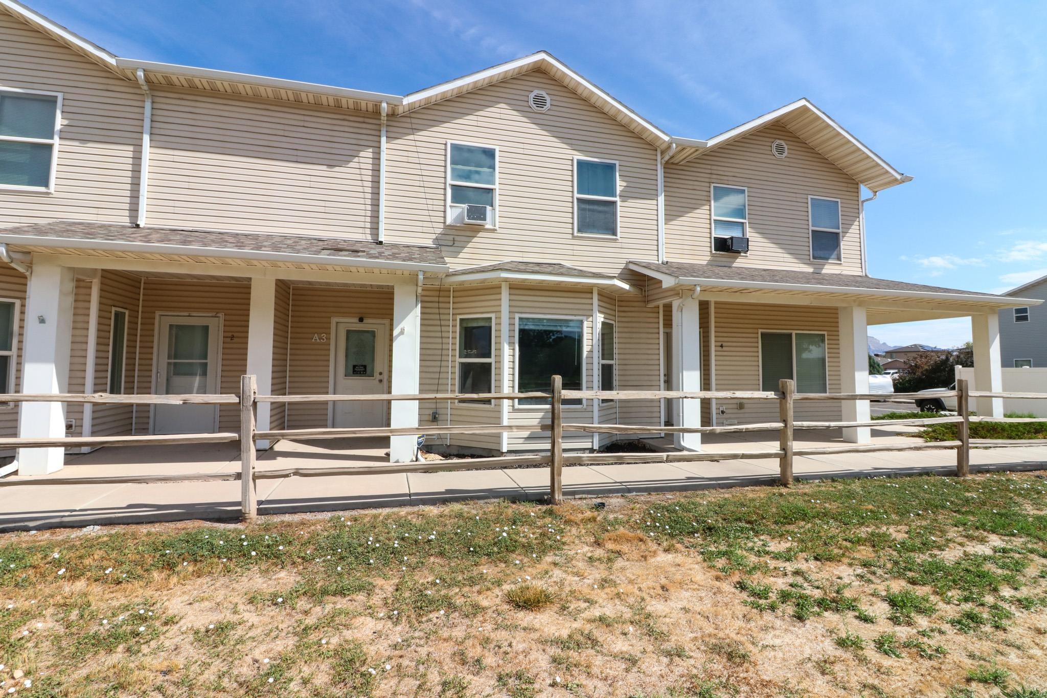 2946 D Road Property Photo 1