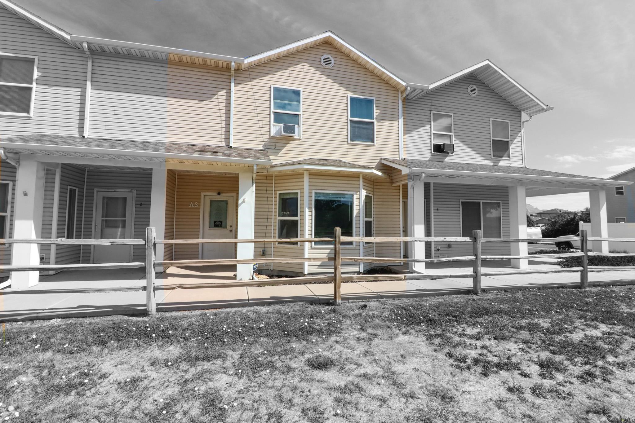 2946 D Road Property Photo 2