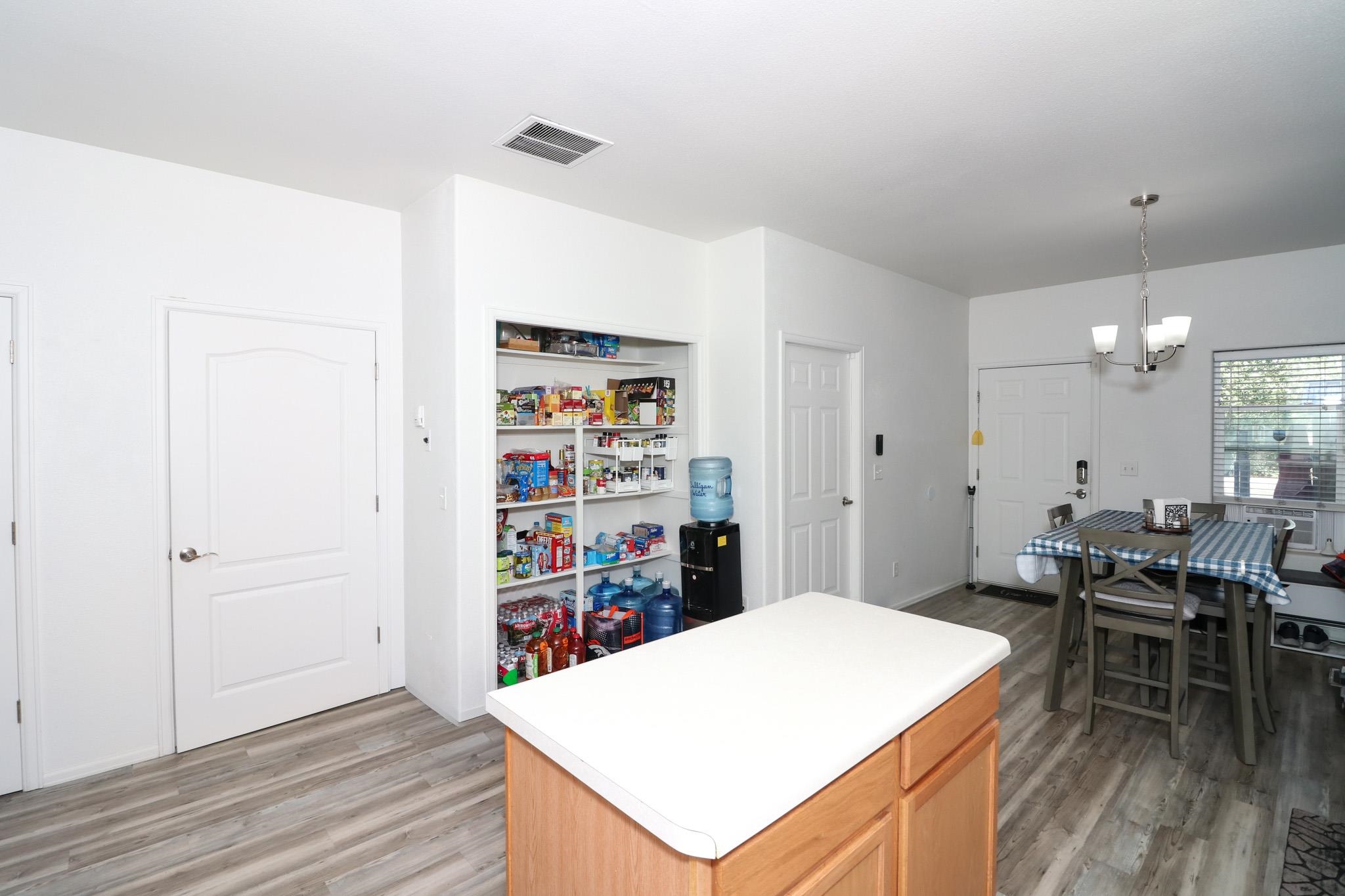 2946 D Road Property Photo 10