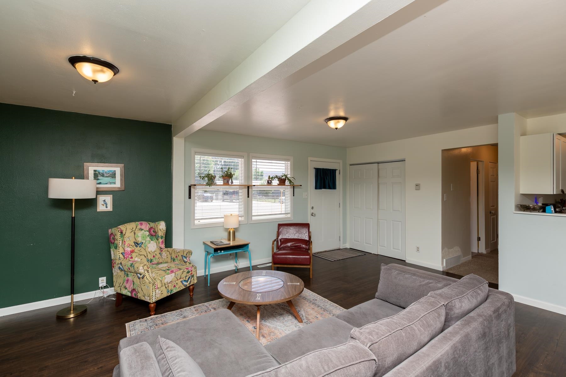 1047 E Aspen Avenue Property Photo 4