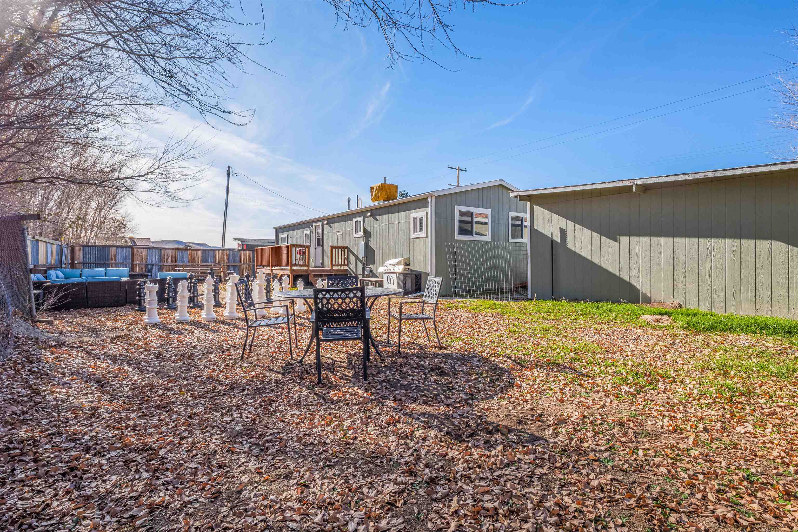 702 37 1/10 Road Property Photo 2