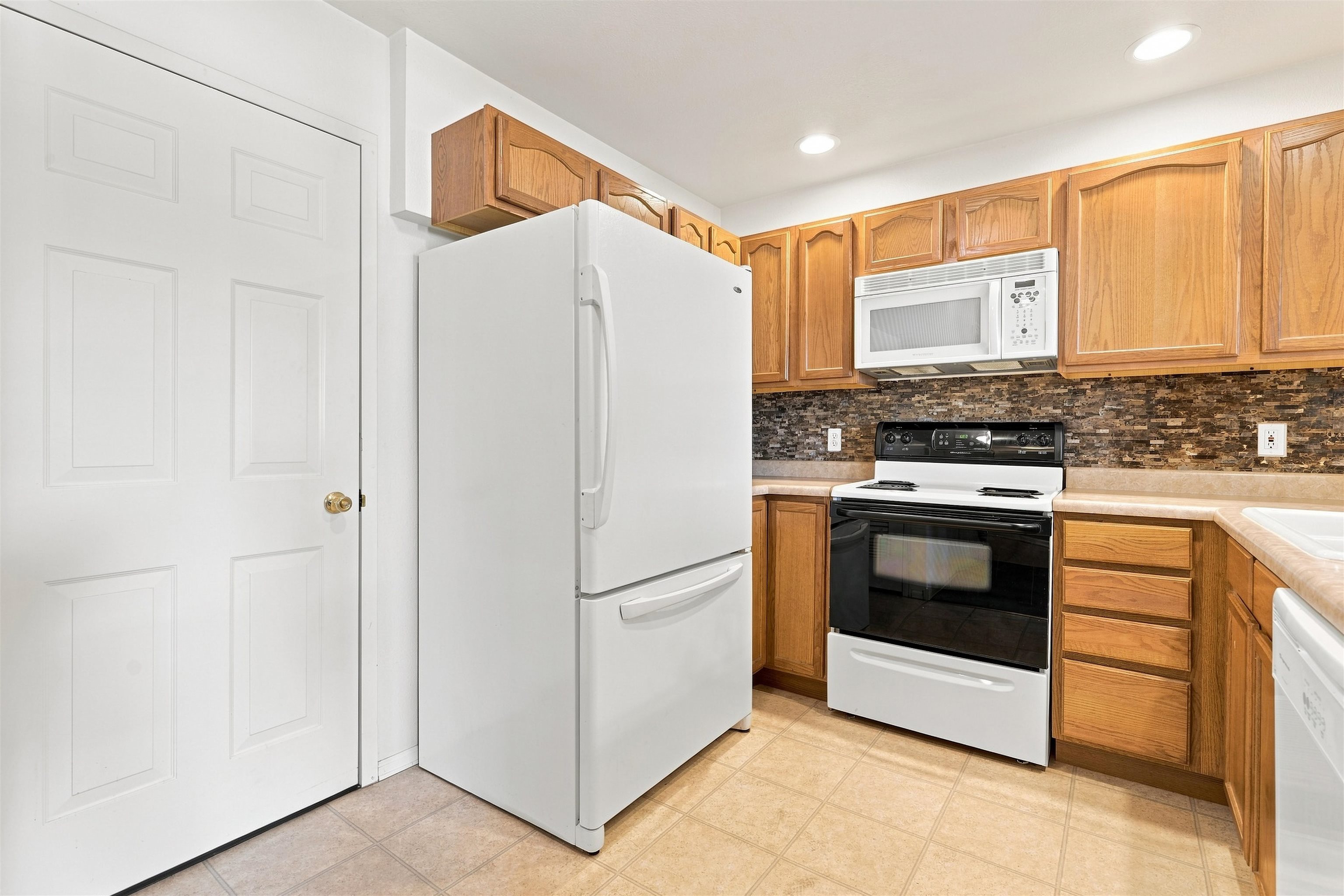 2485 Fountainhead Boulevard Property Photo 10