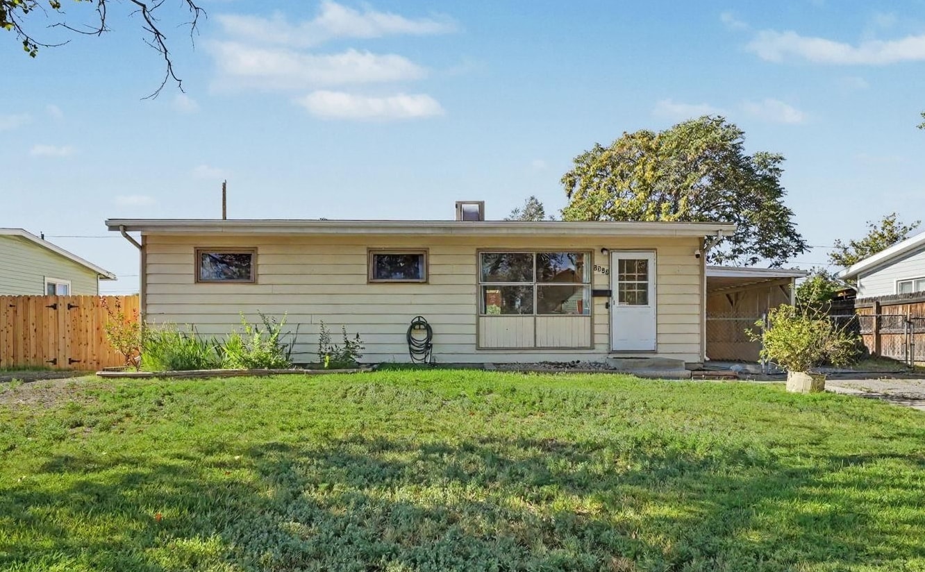2533 Elm Avenue Property Photo 2