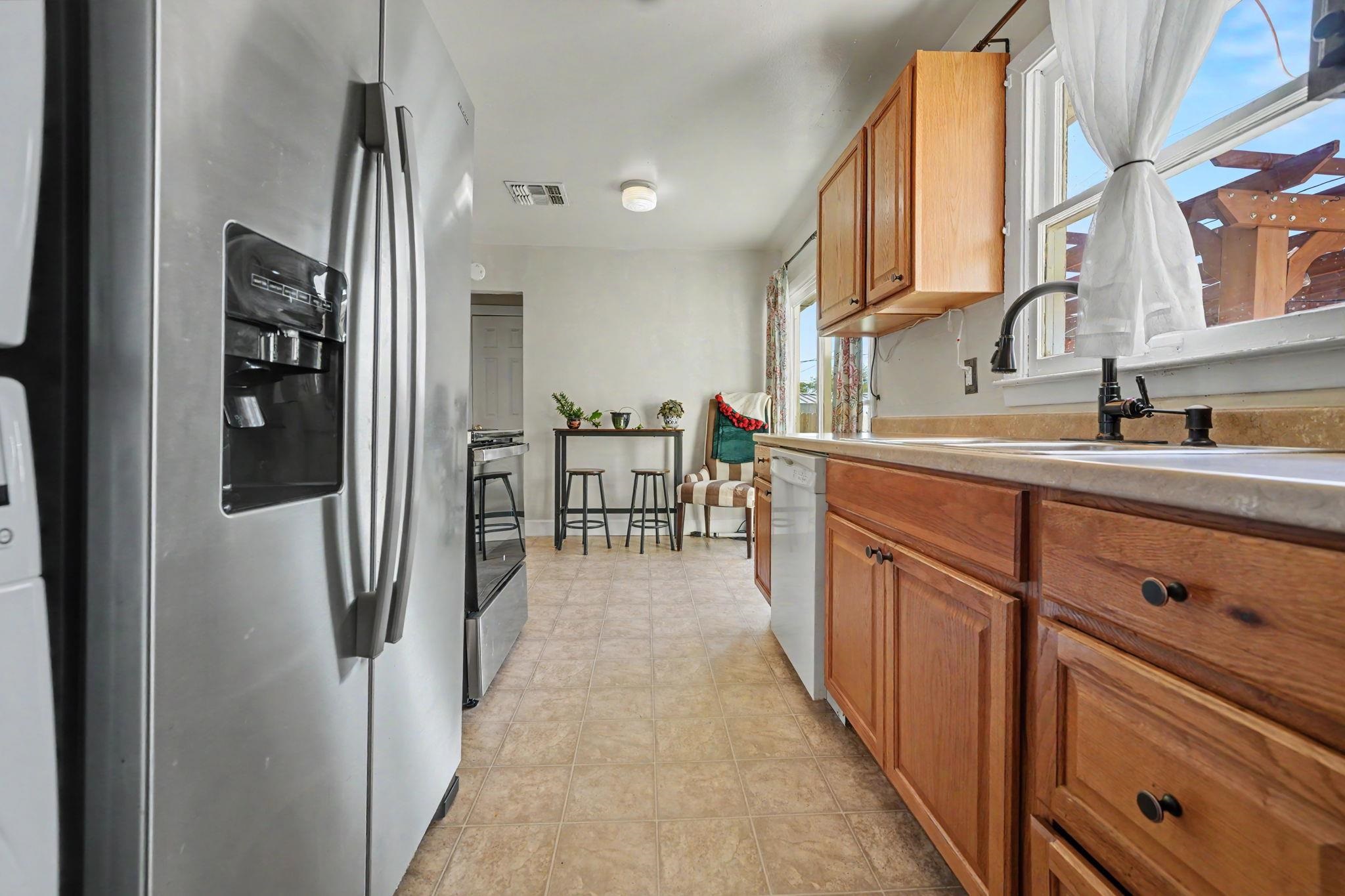 2533 Elm Avenue Property Photo 10