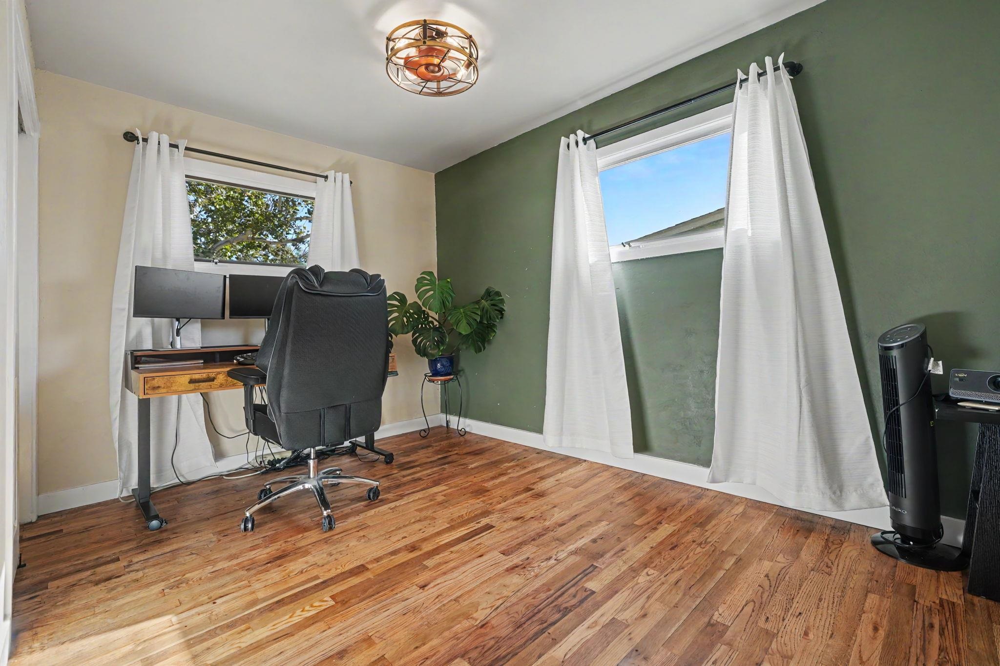 2533 Elm Avenue Property Photo 18