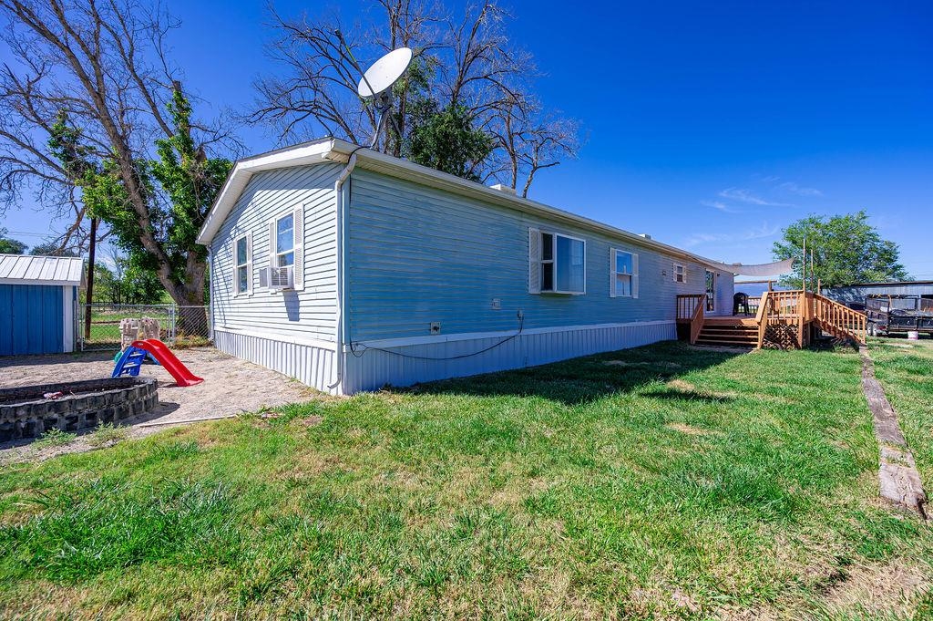 16022 B Road Property Photo 2