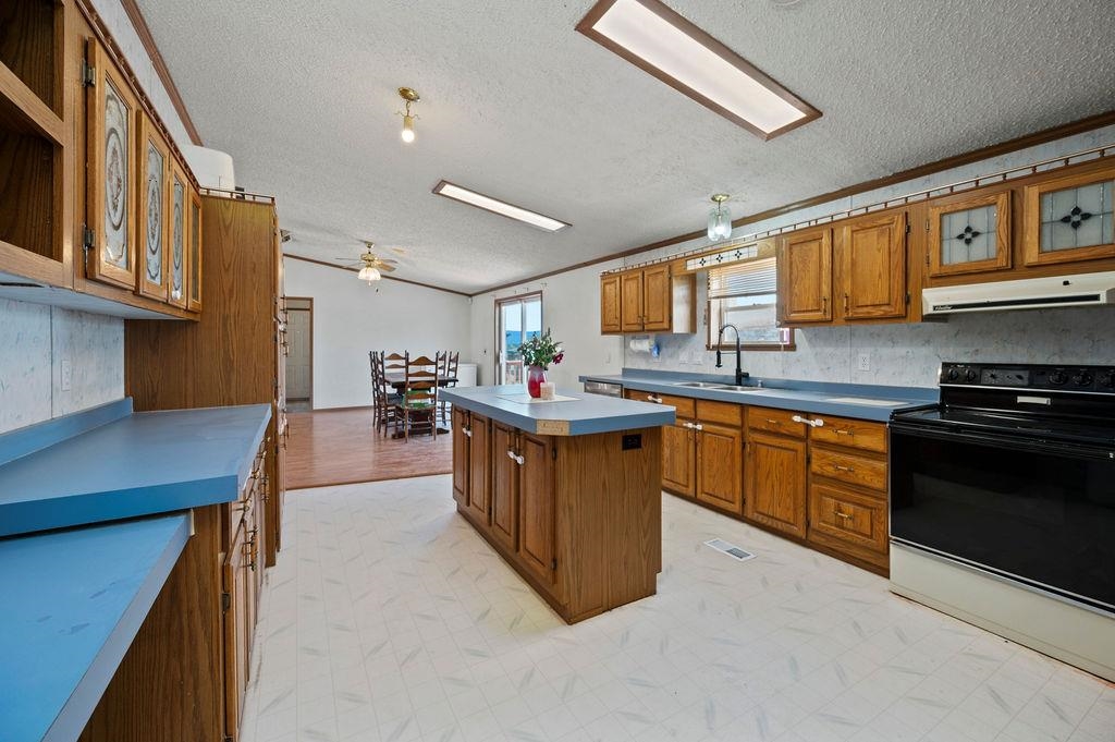16022 B Road Property Photo 8