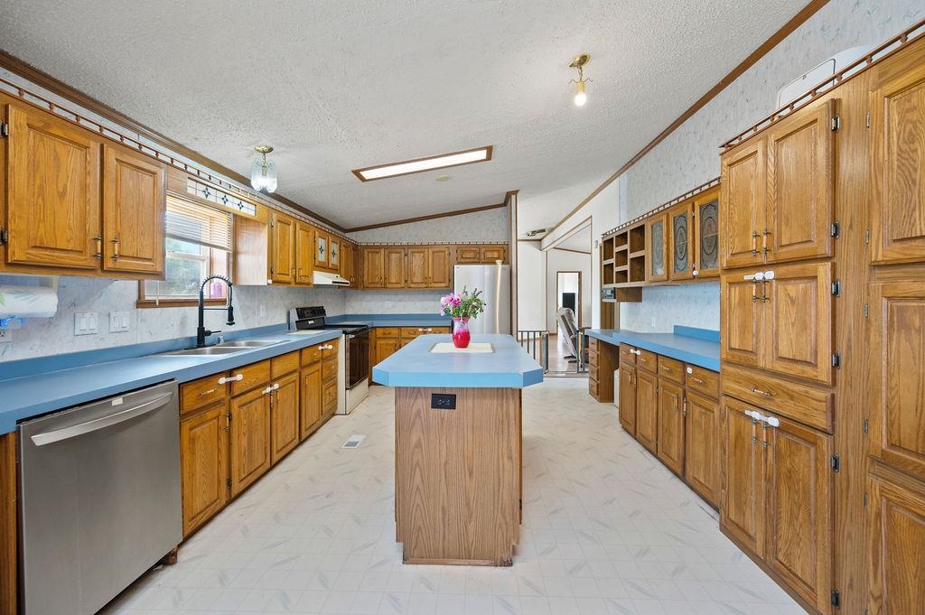 16022 B Road Property Photo 10
