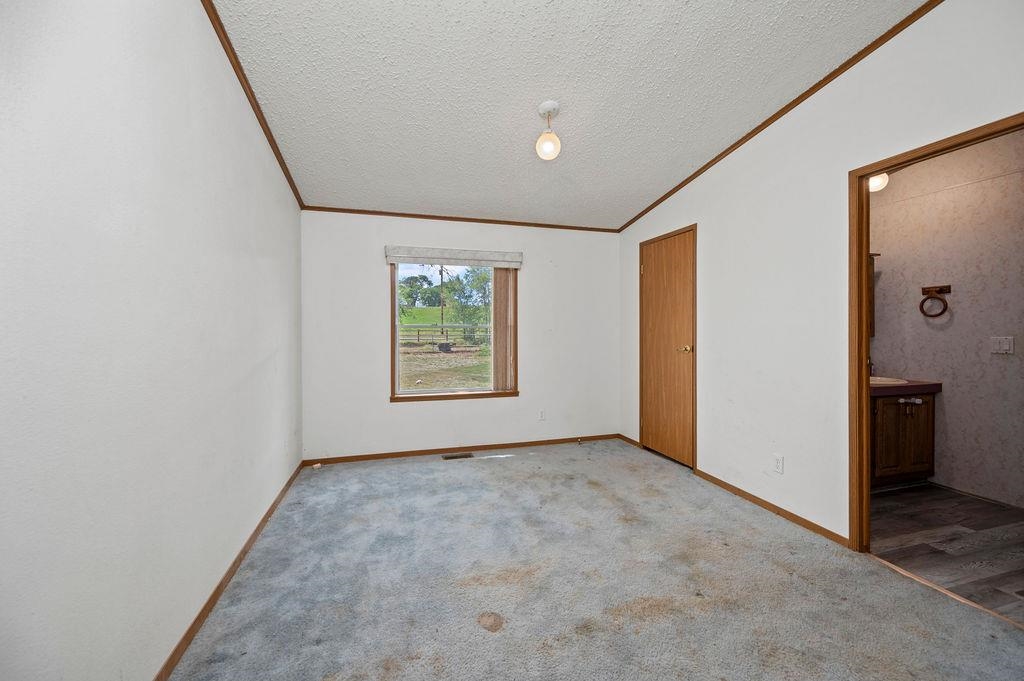 16022 B Road Property Photo 19