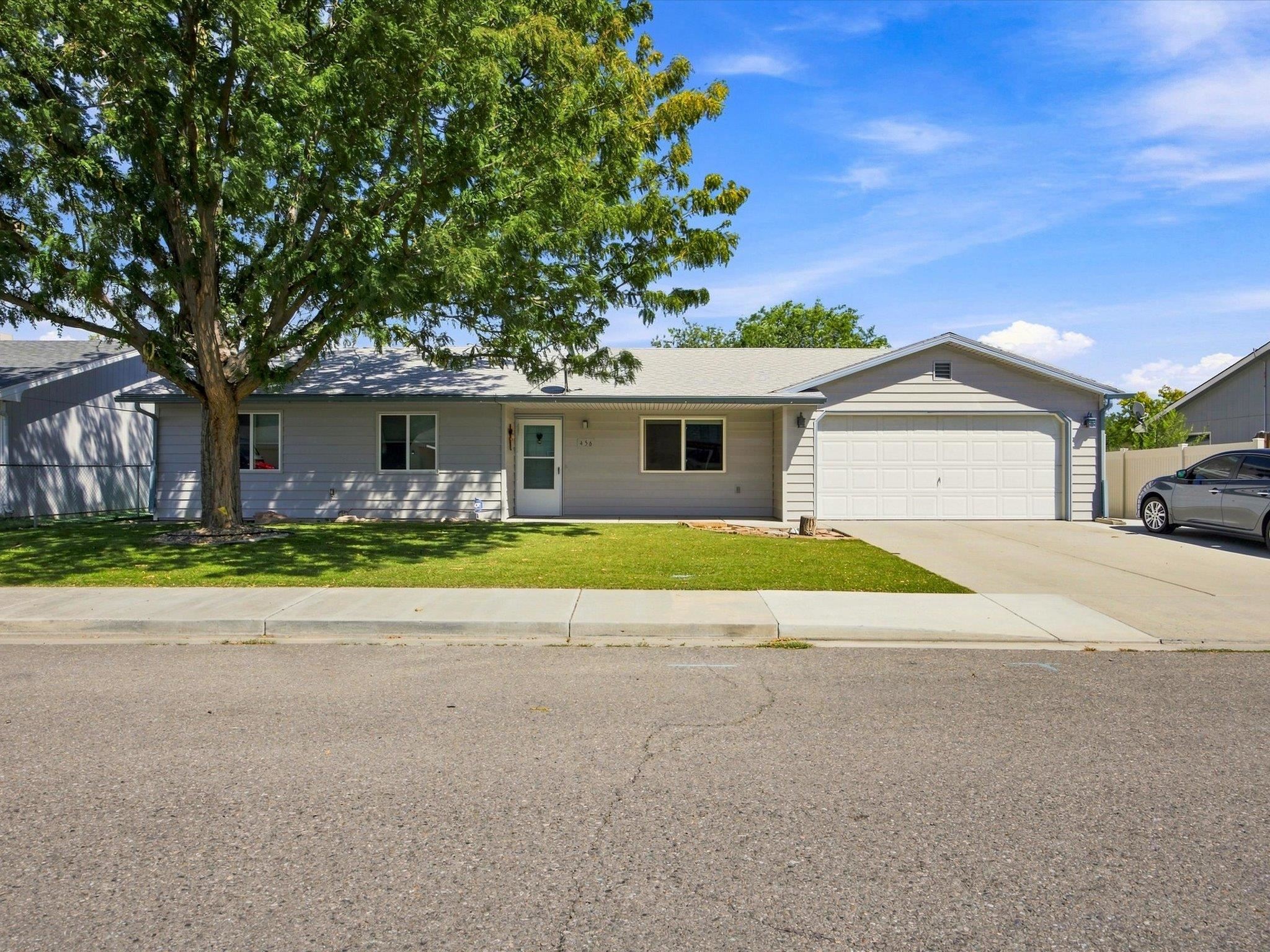 456 Cottonwood Lake Drive Property Photo 1