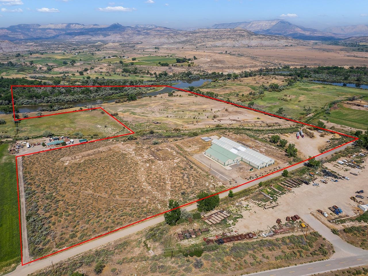 2139 45 Road Property Photo 2