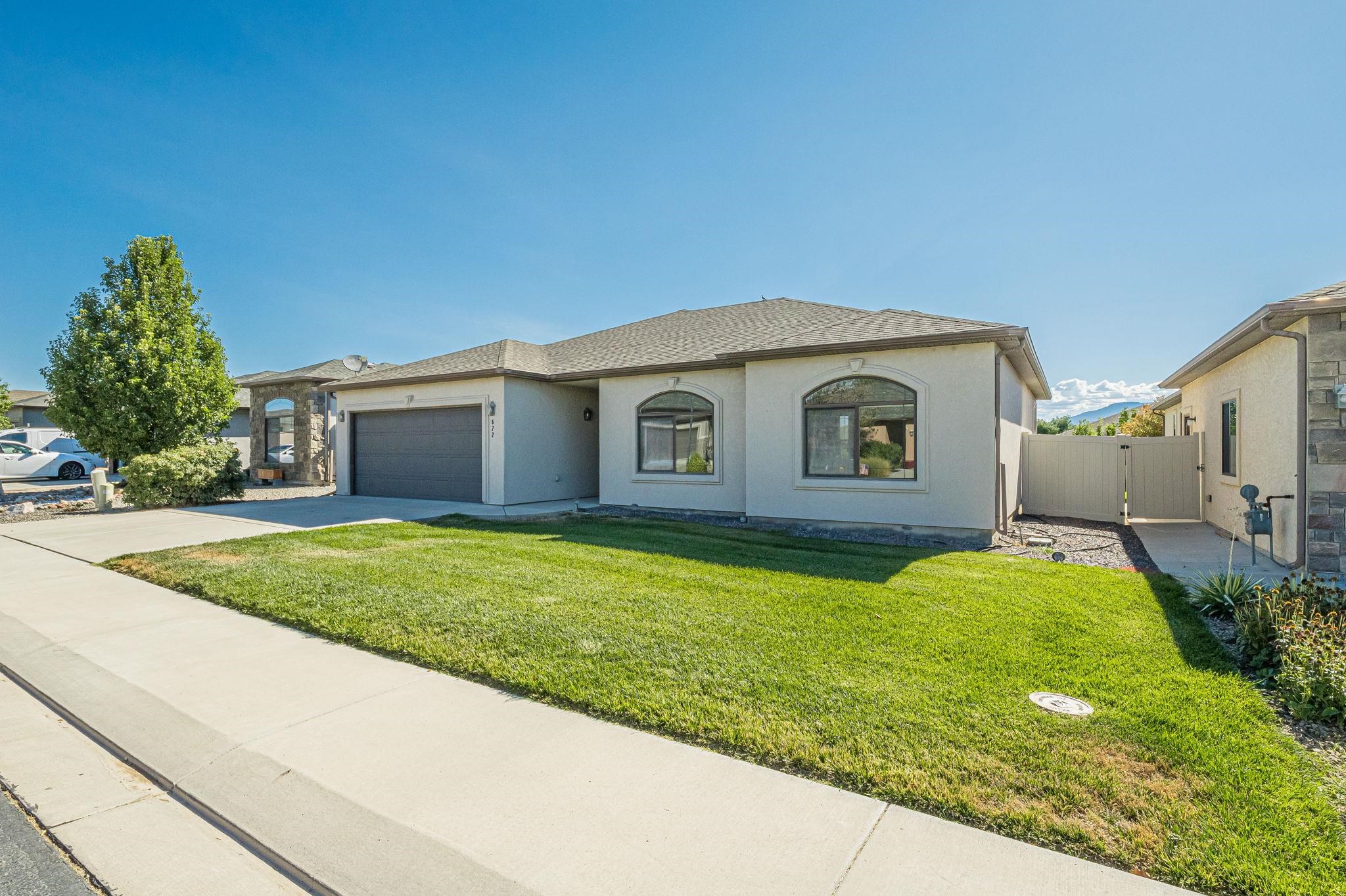 672 Muirfield Drive Property Photo 4