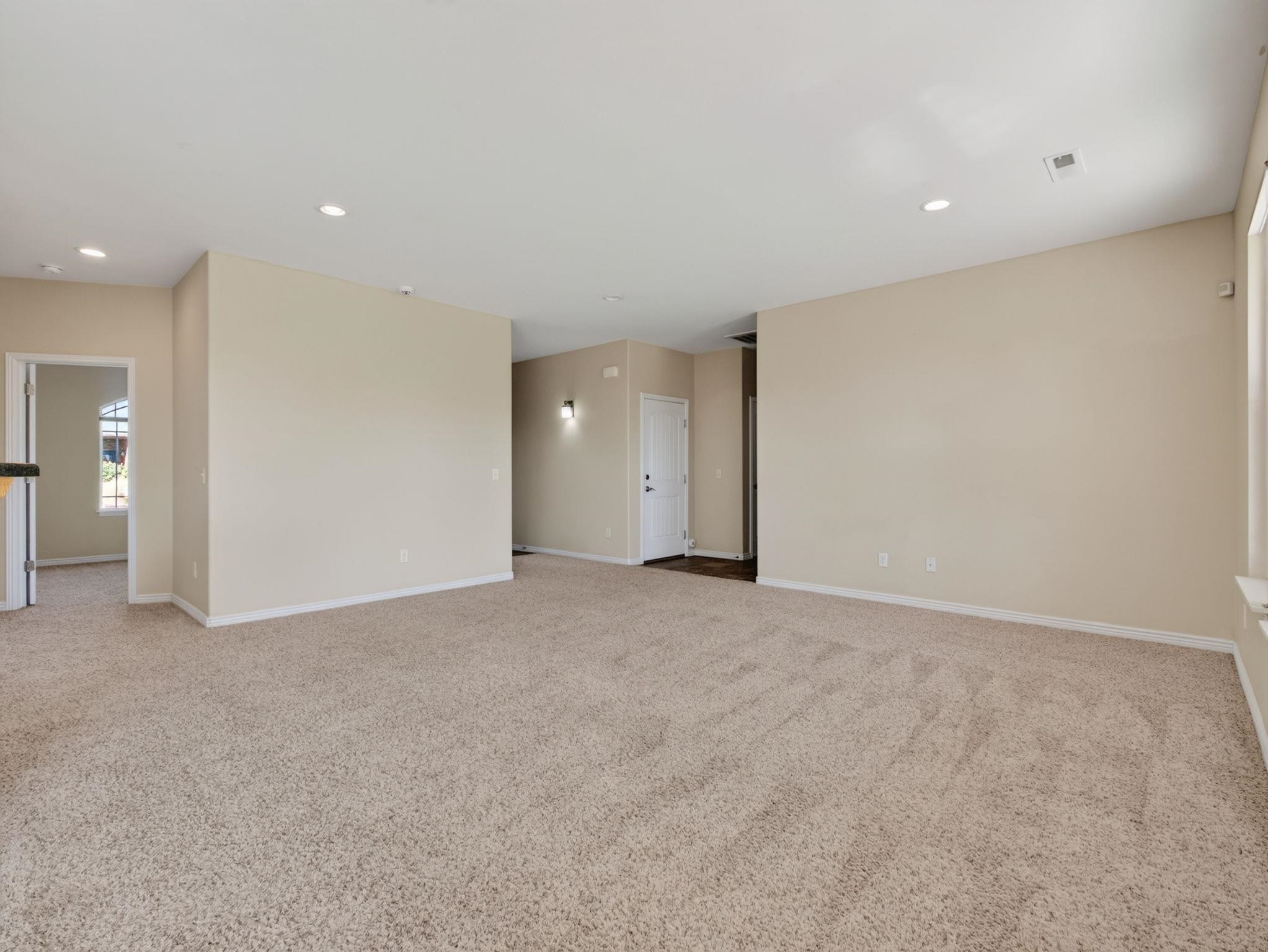 672 Muirfield Drive Property Photo 9