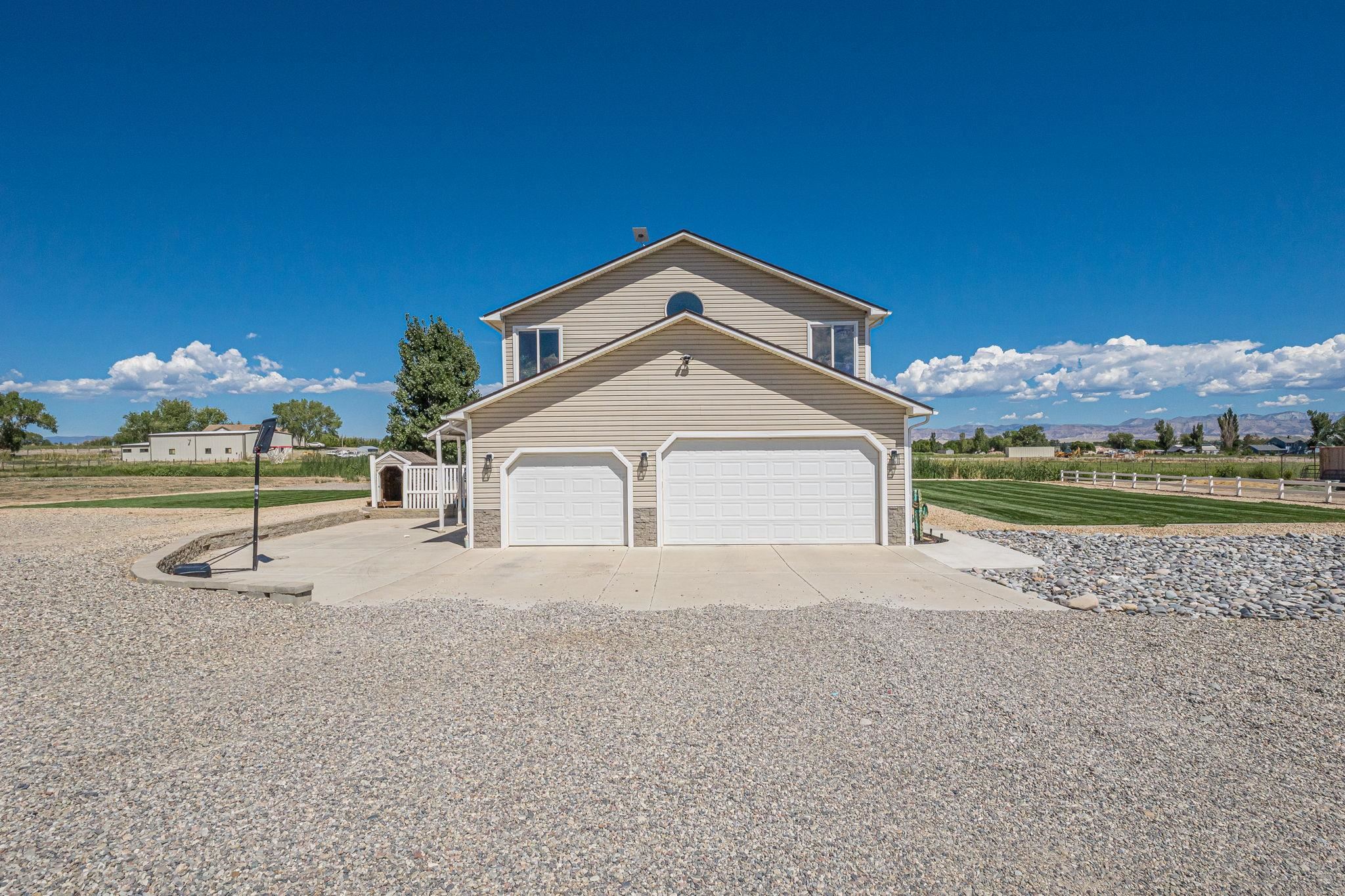 1255 12 1/2 Road Property Photo 2