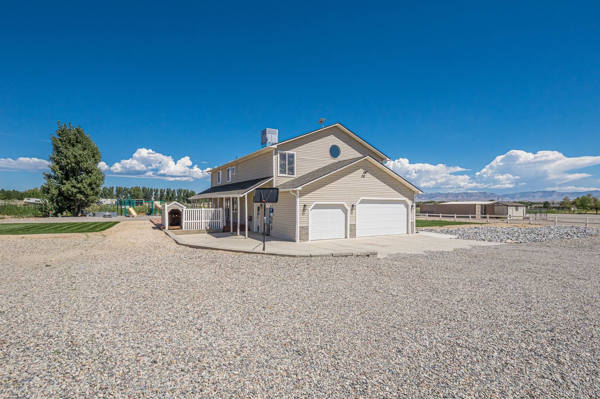 1255 12 1/2 Road Property Photo 2