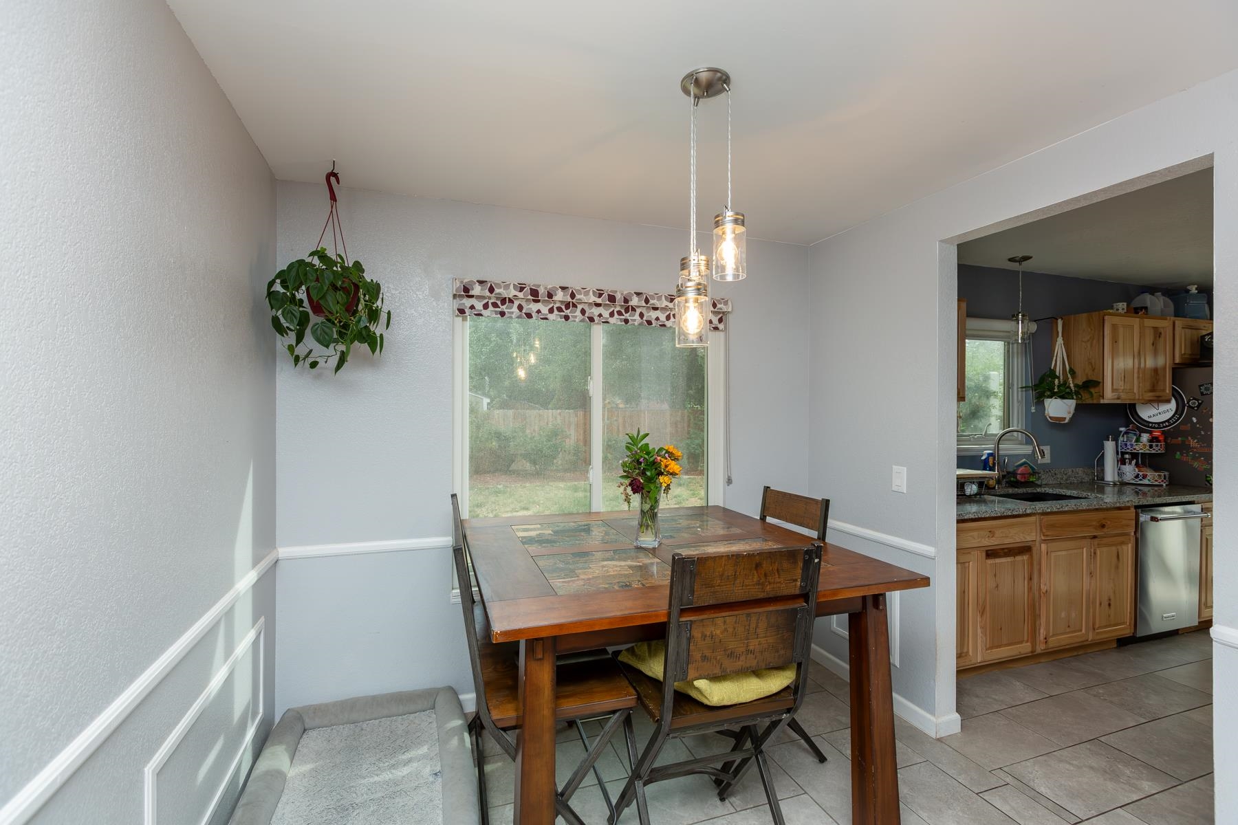 2829 Oxford Avenue Property Photo 8