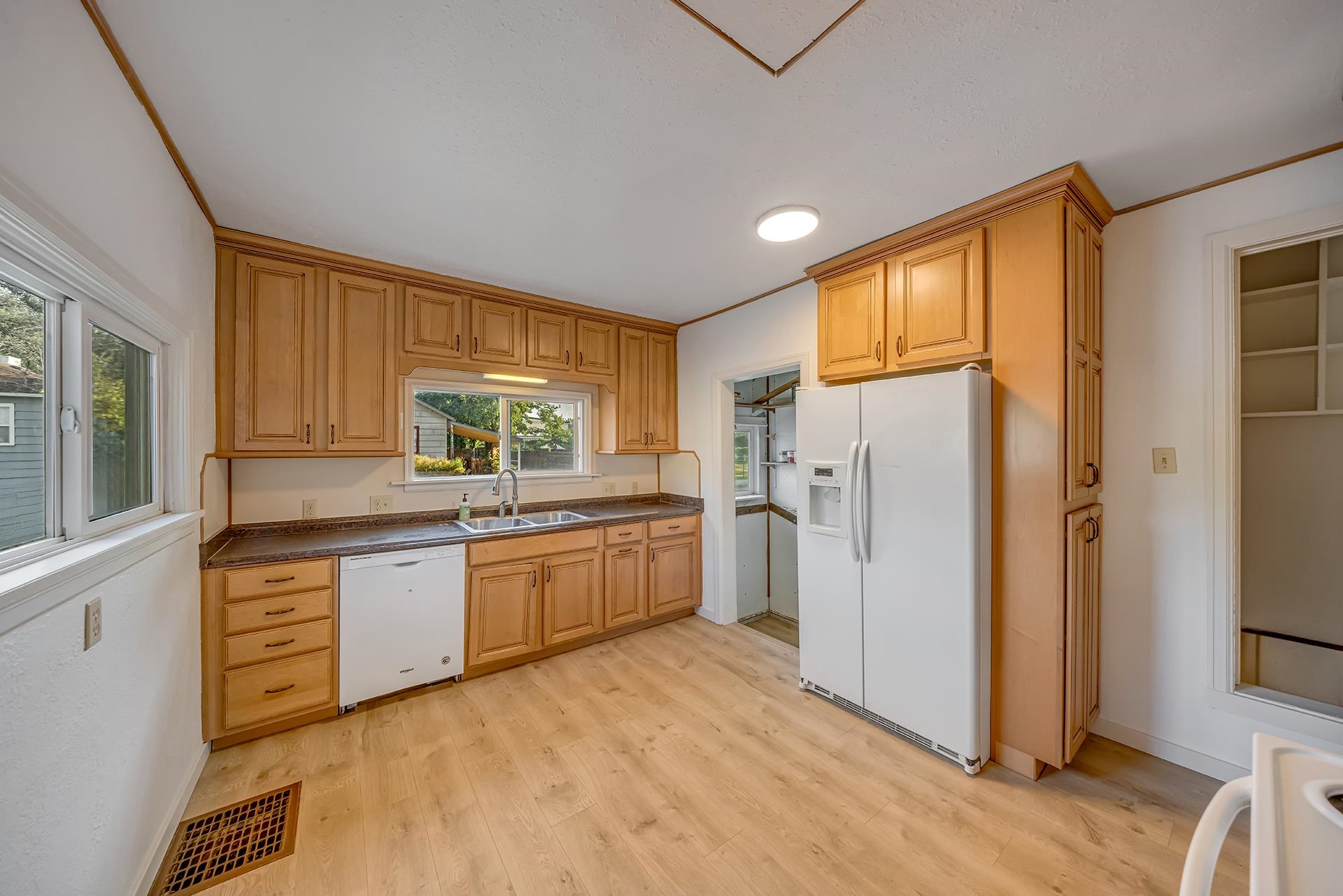 1445 Texas Avenue Property Photo 7