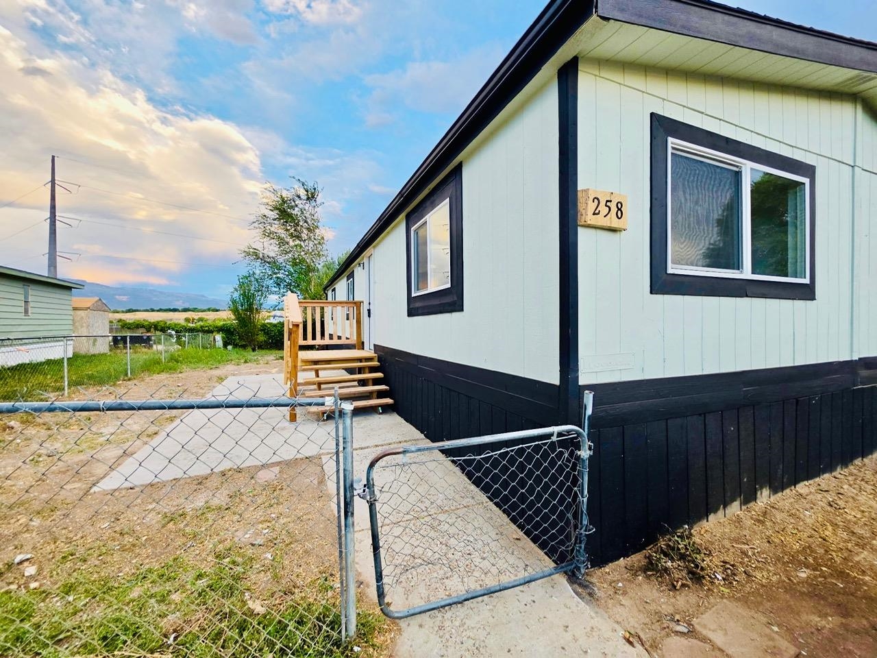 424 32 Road Property Photo 2