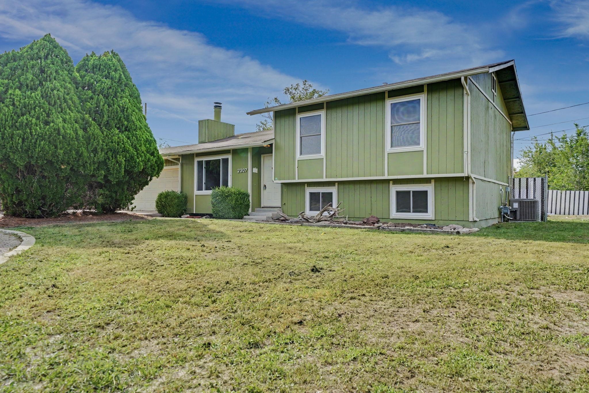 2307 Broadway Property Photo 1