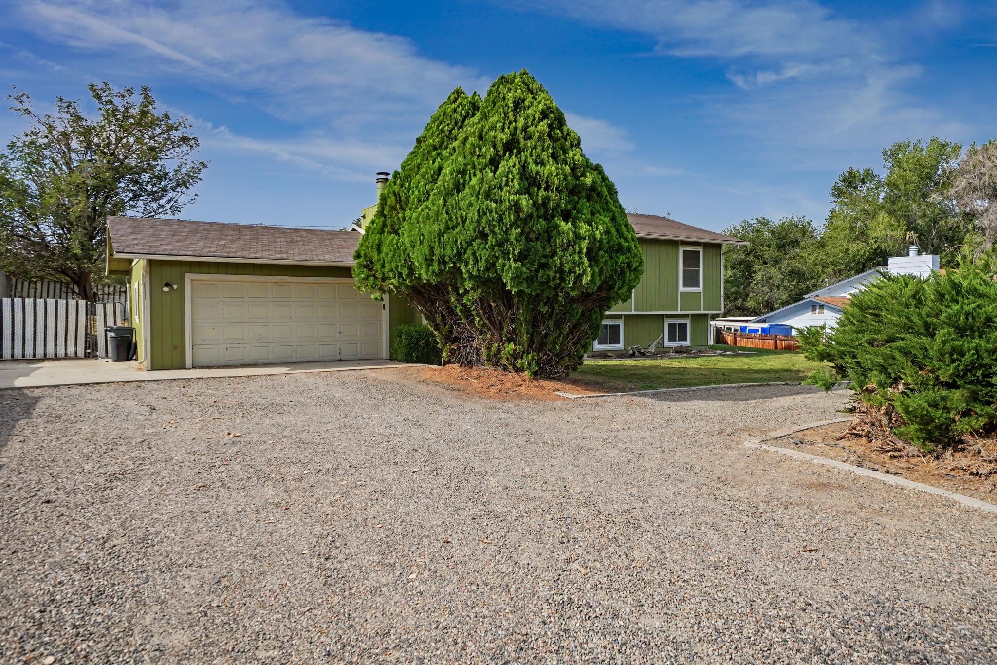 2307 Broadway Property Photo 4