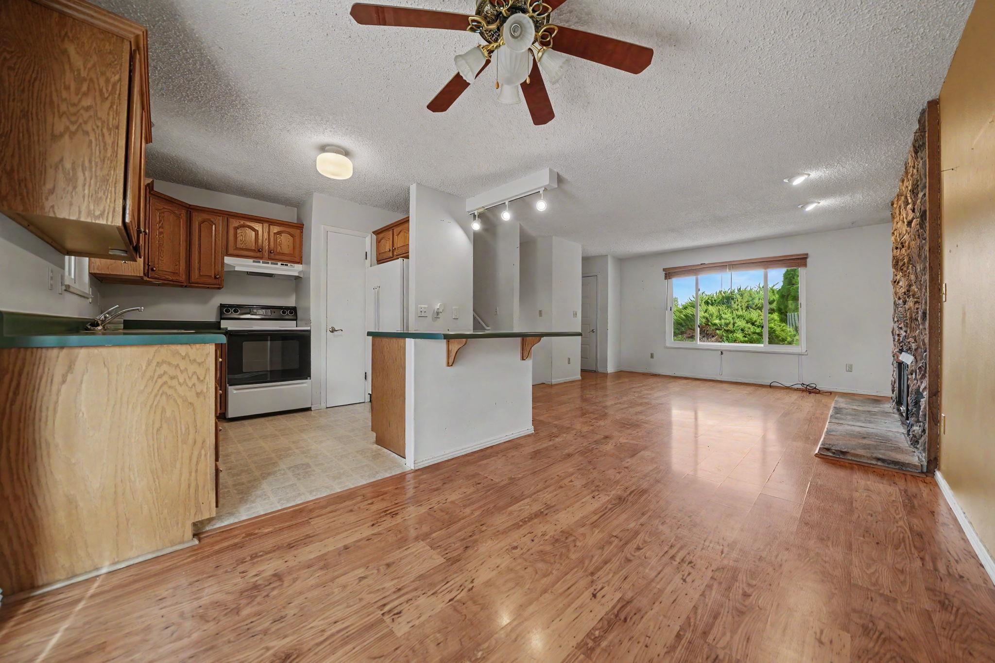 2307 Broadway Property Photo 7