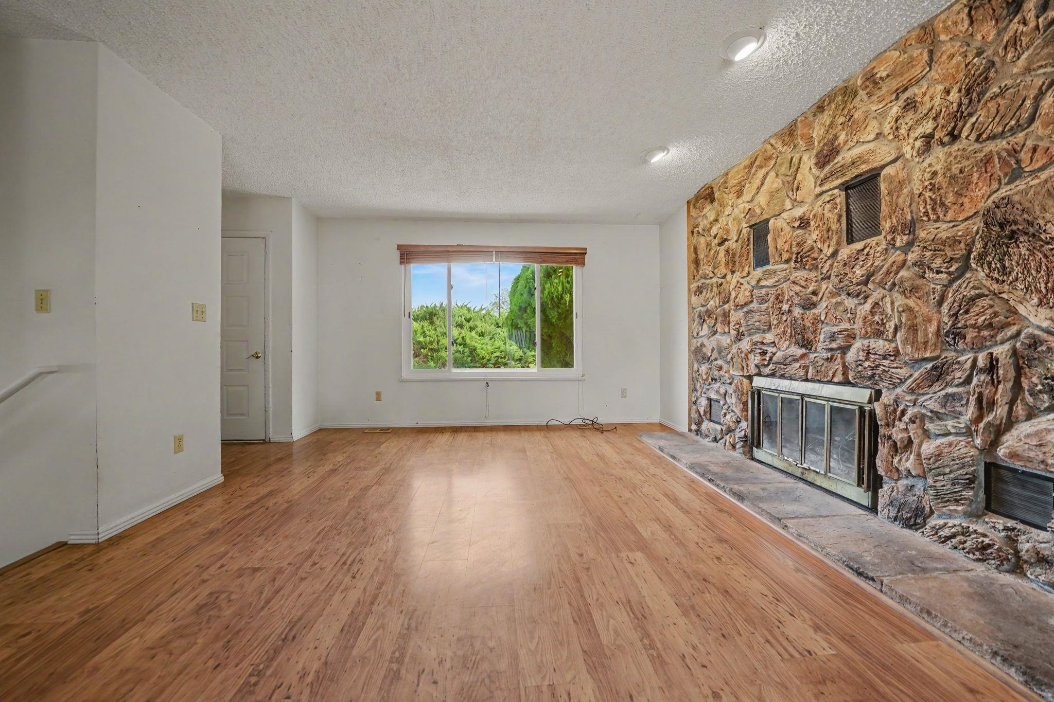 2307 Broadway Property Photo 8
