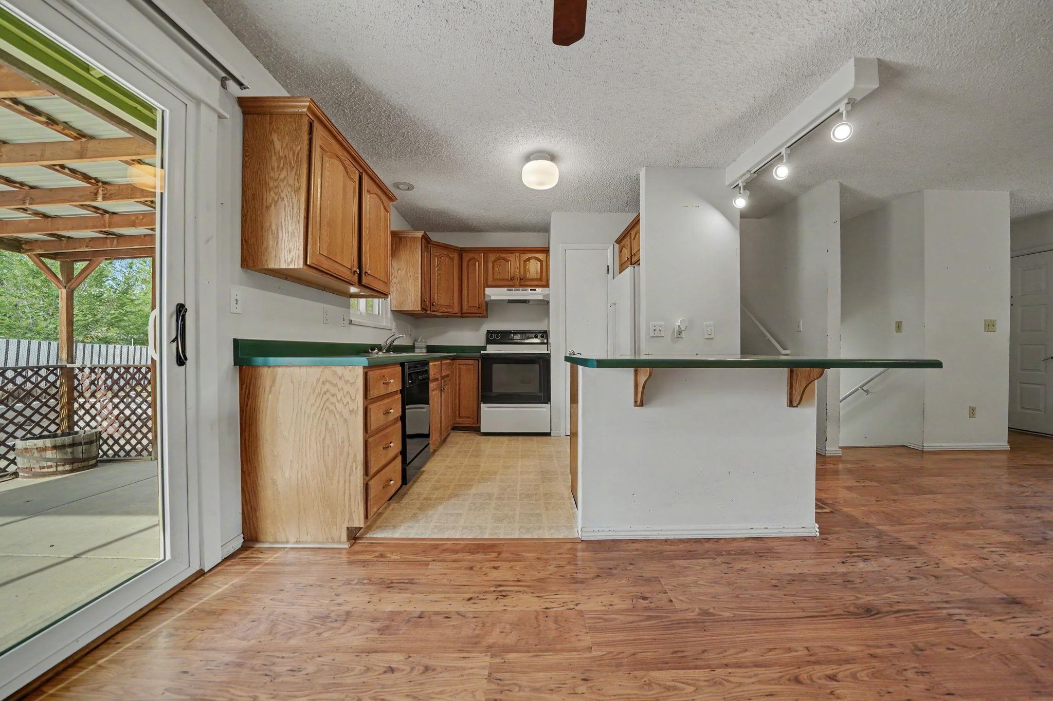 2307 Broadway Property Photo 10