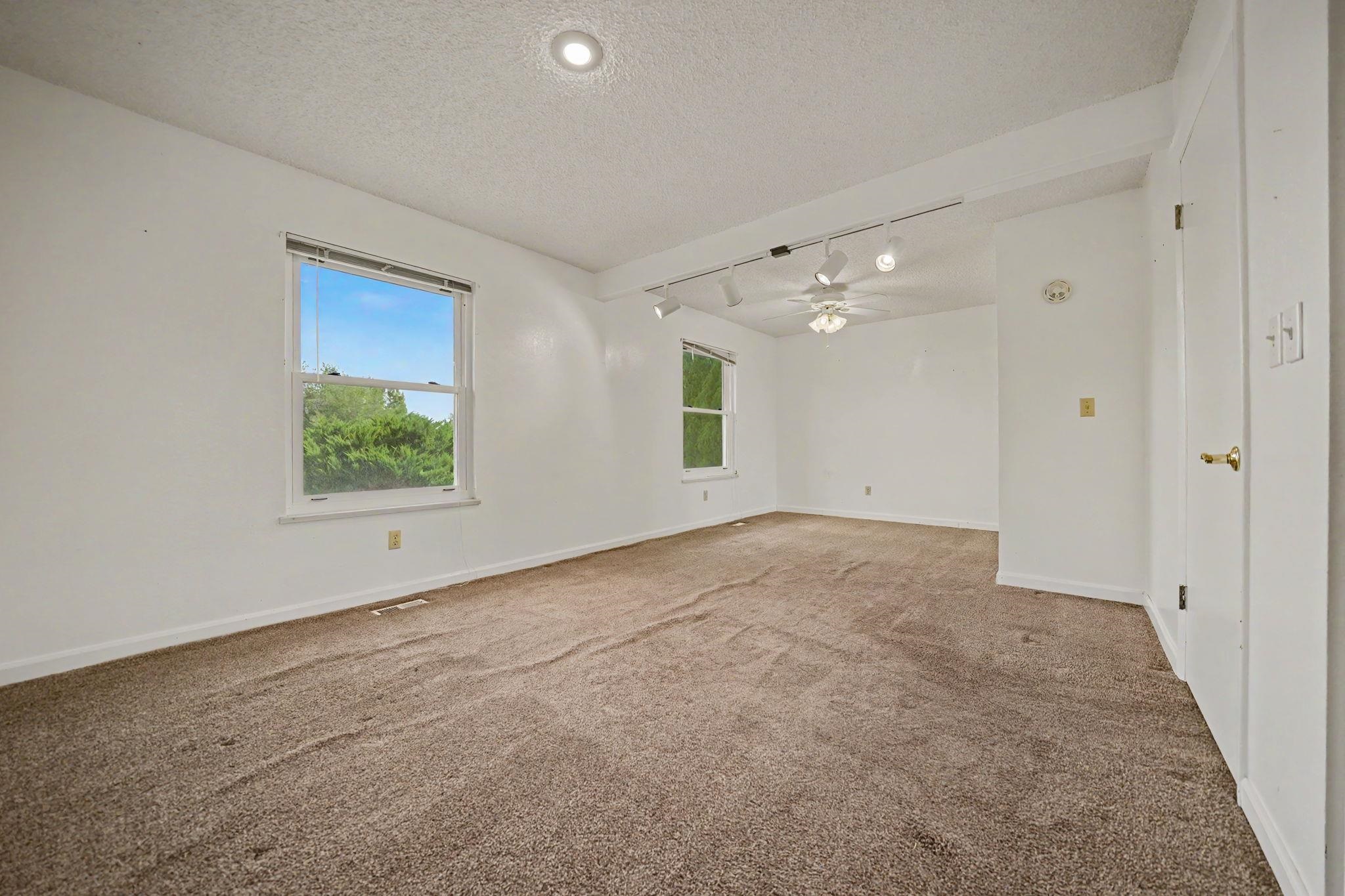 2307 Broadway Property Photo 14