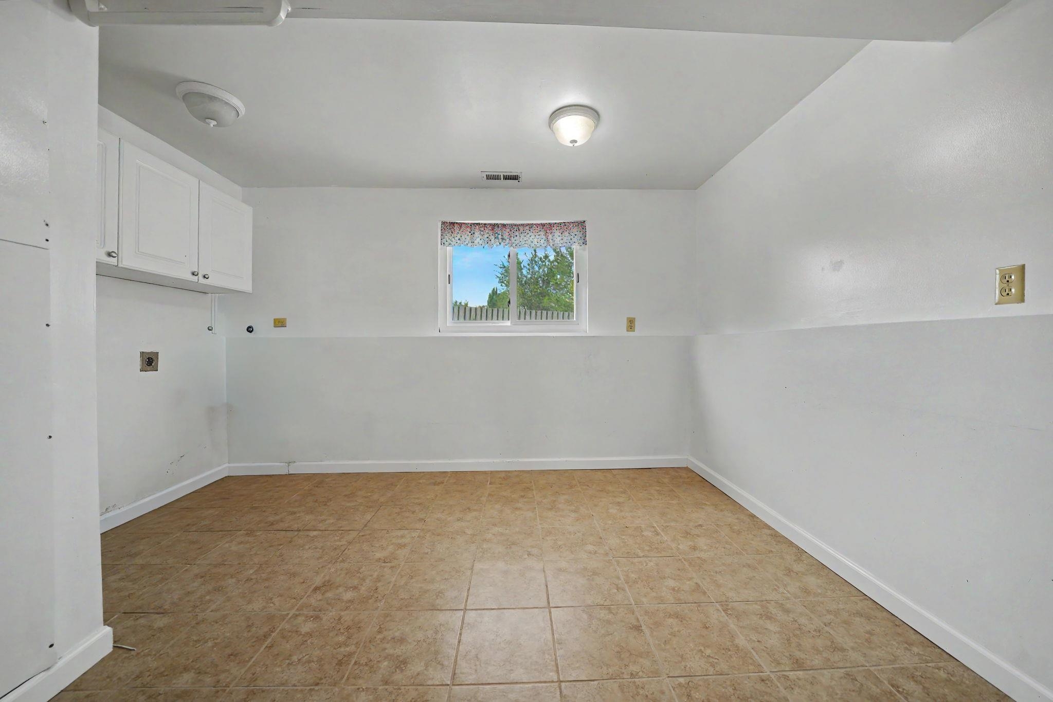 2307 Broadway Property Photo 18