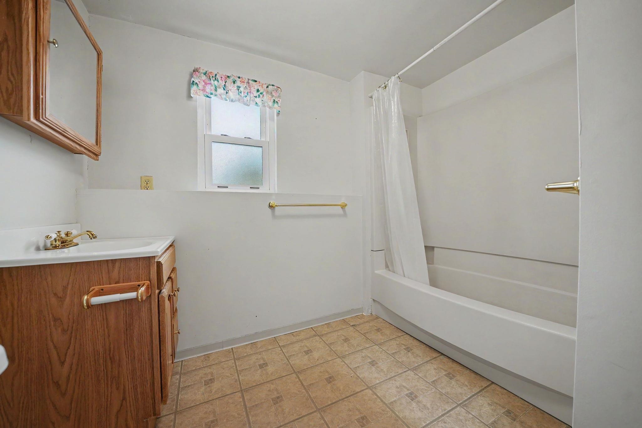 2307 Broadway Property Photo 20