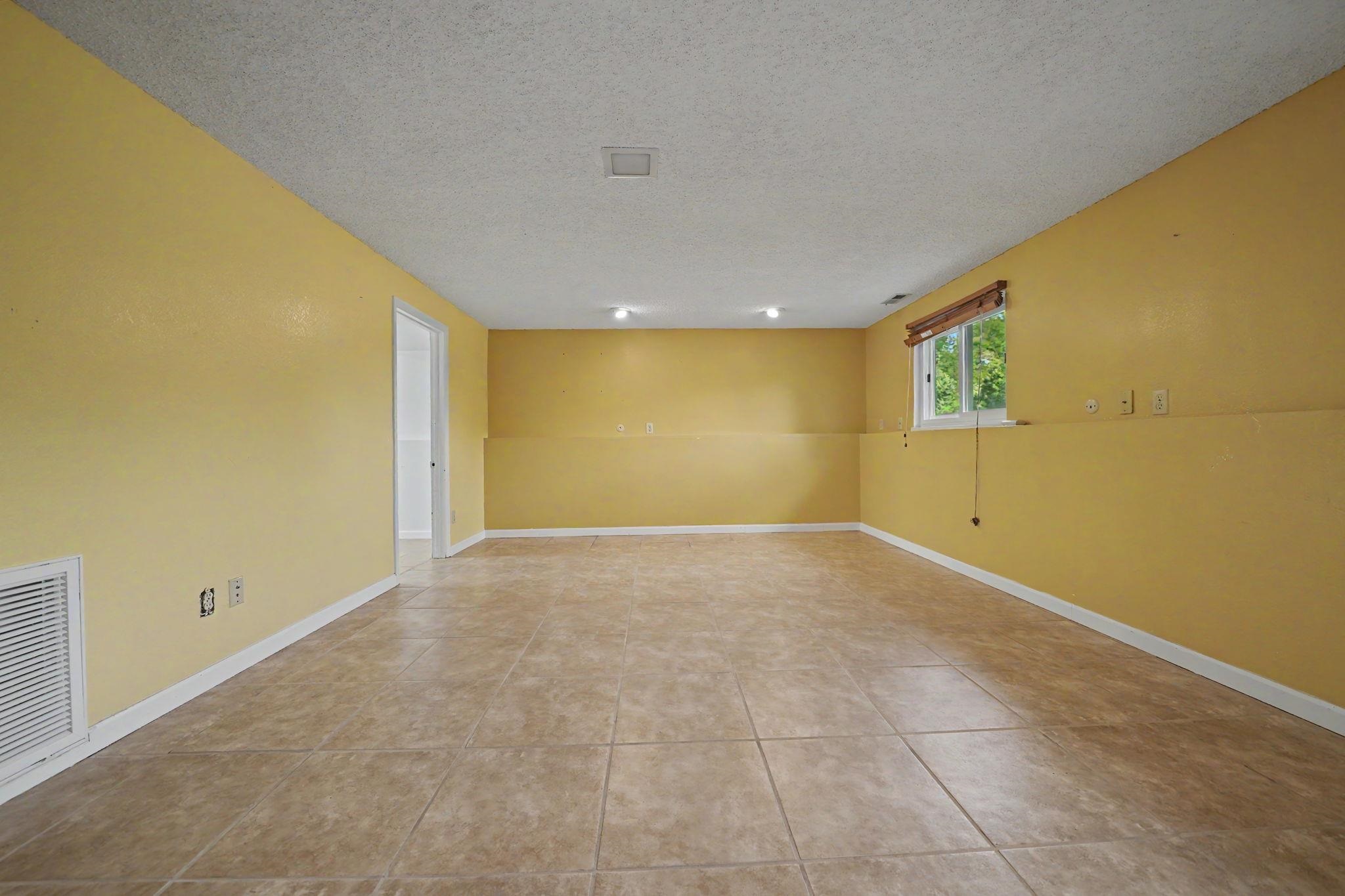 2307 Broadway Property Photo 23