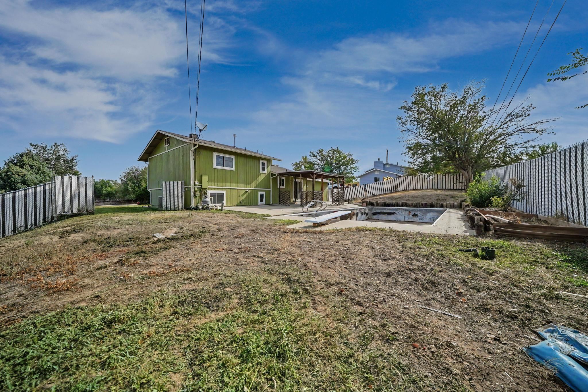 2307 Broadway Property Photo 24