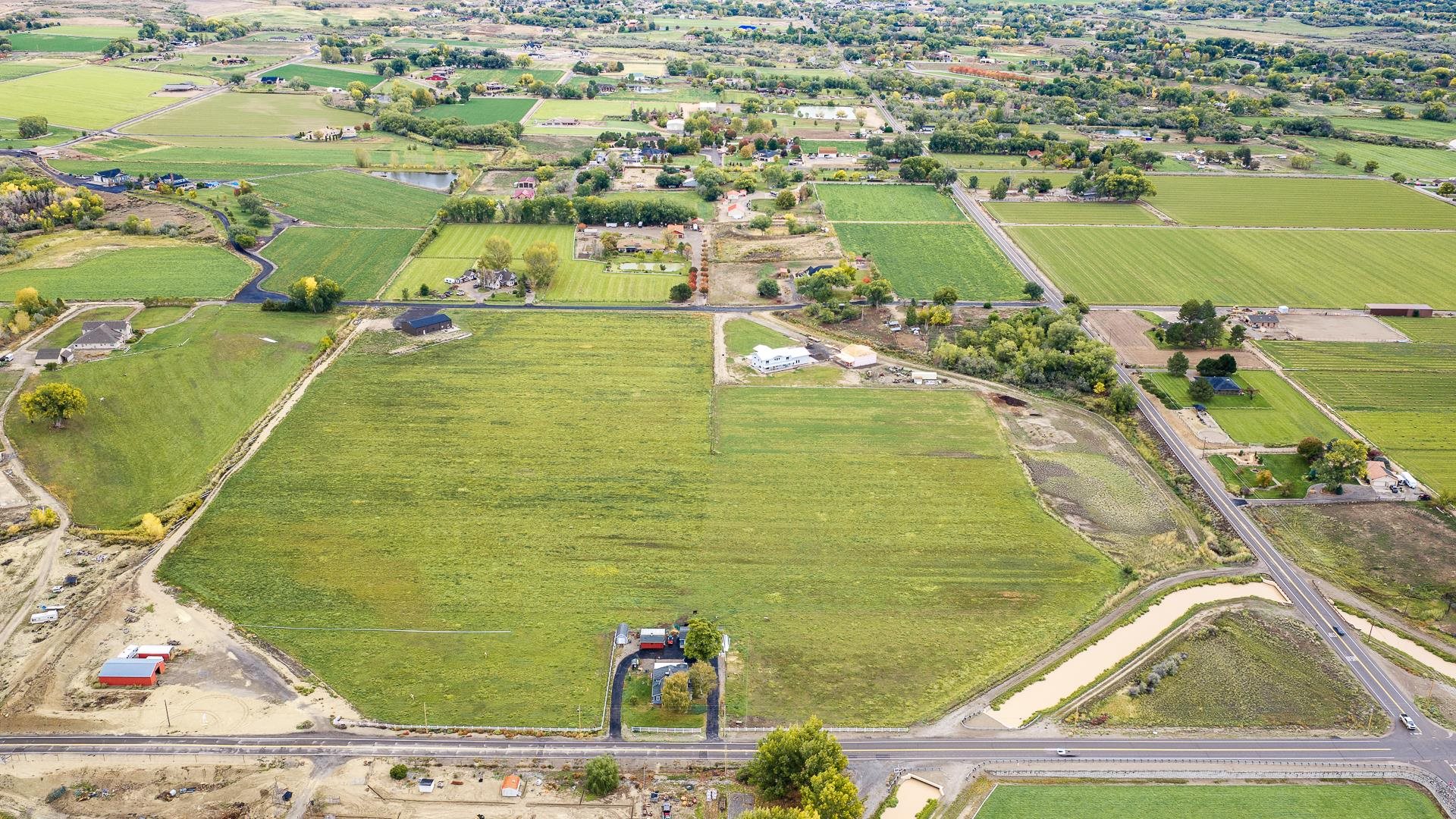 2406 I Road Property Photo 2