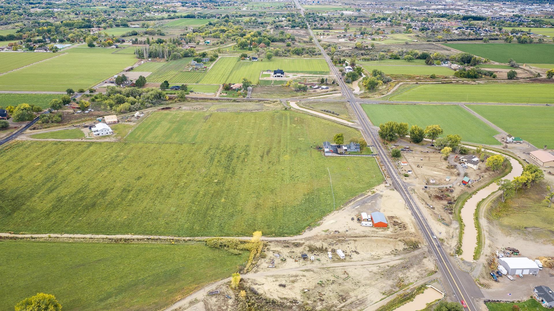 2406 I Road Property Photo 8