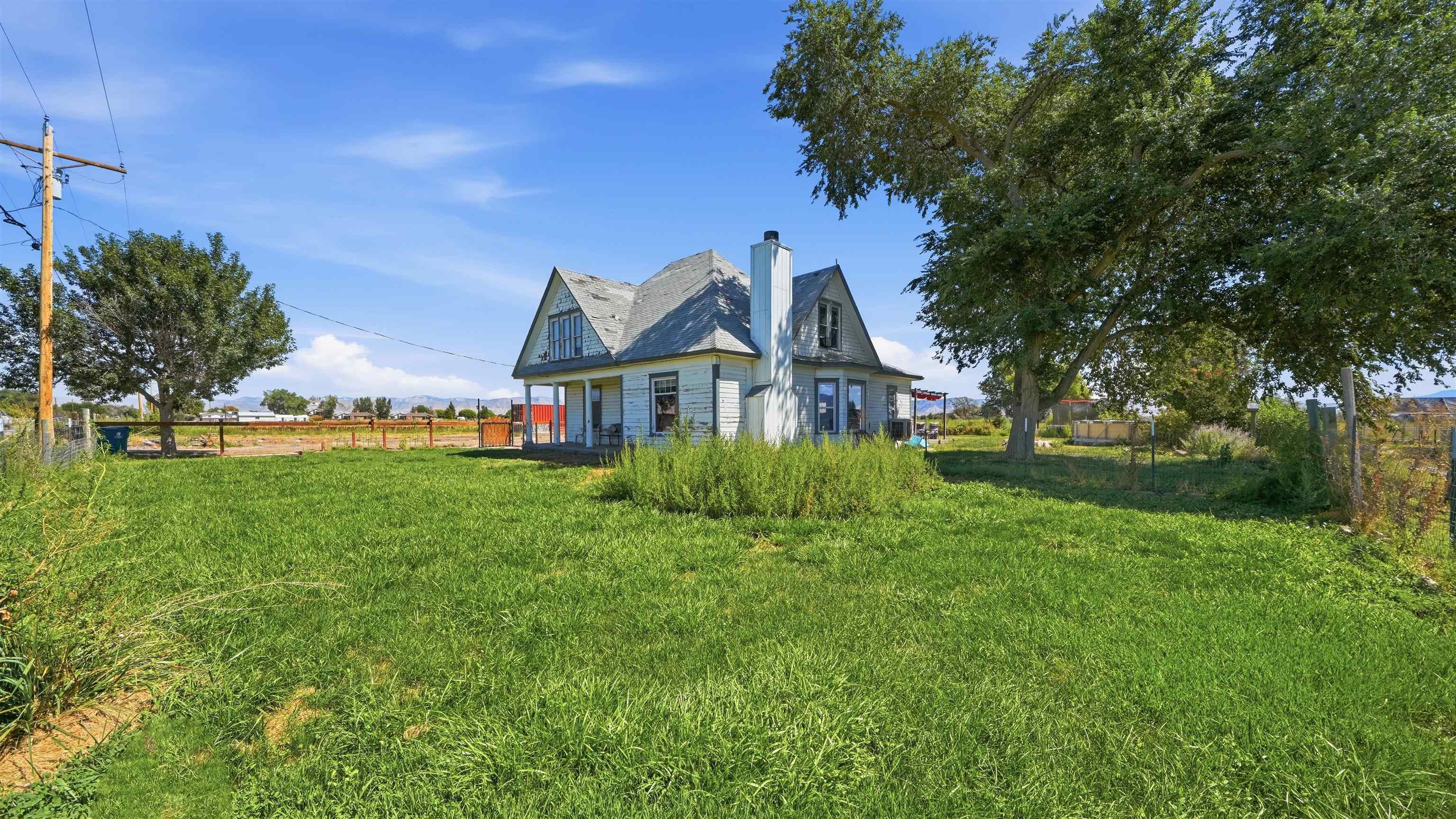 1130 20 Road Property Photo 2