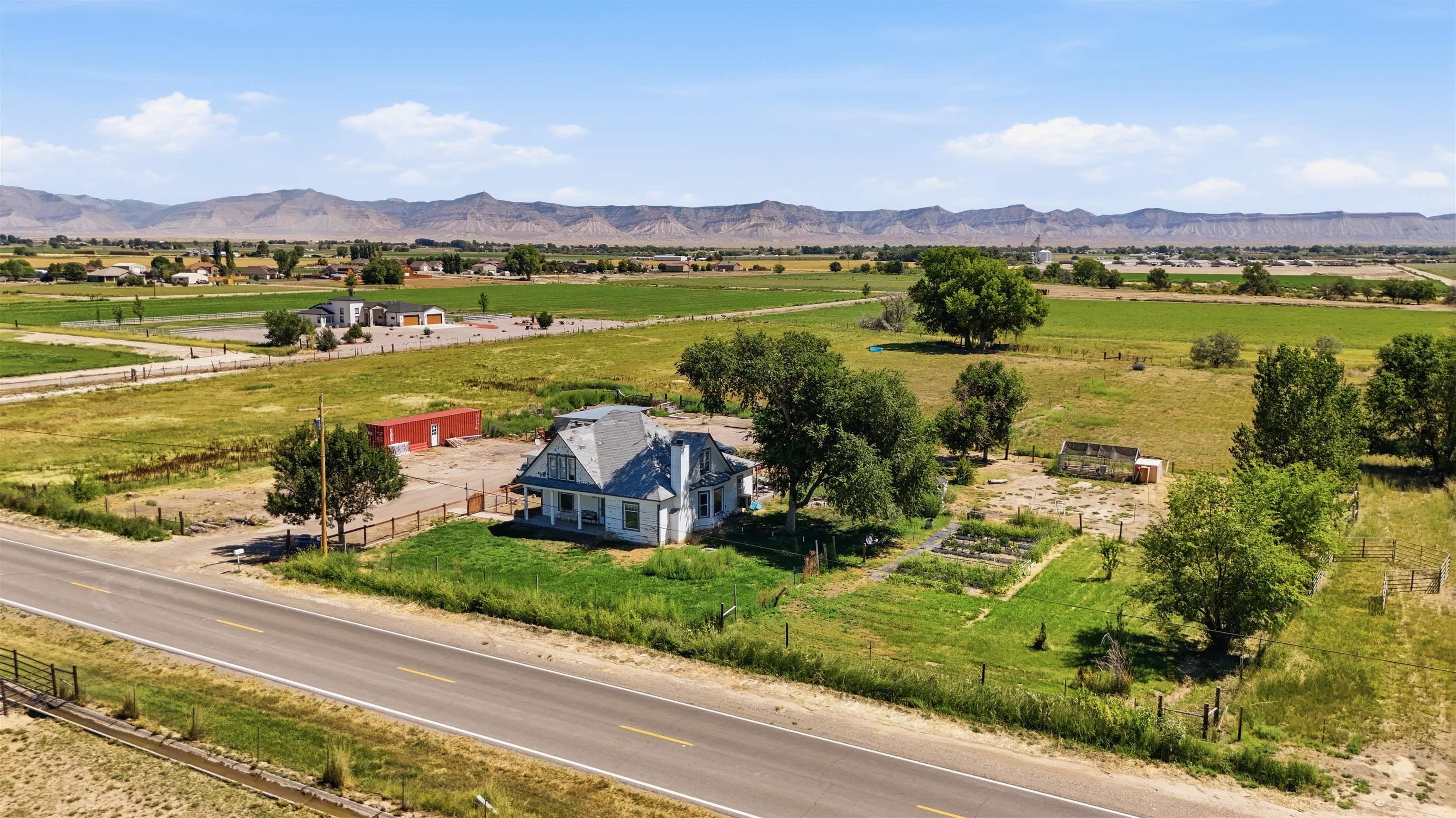 1130 20 Road Property Photo 3