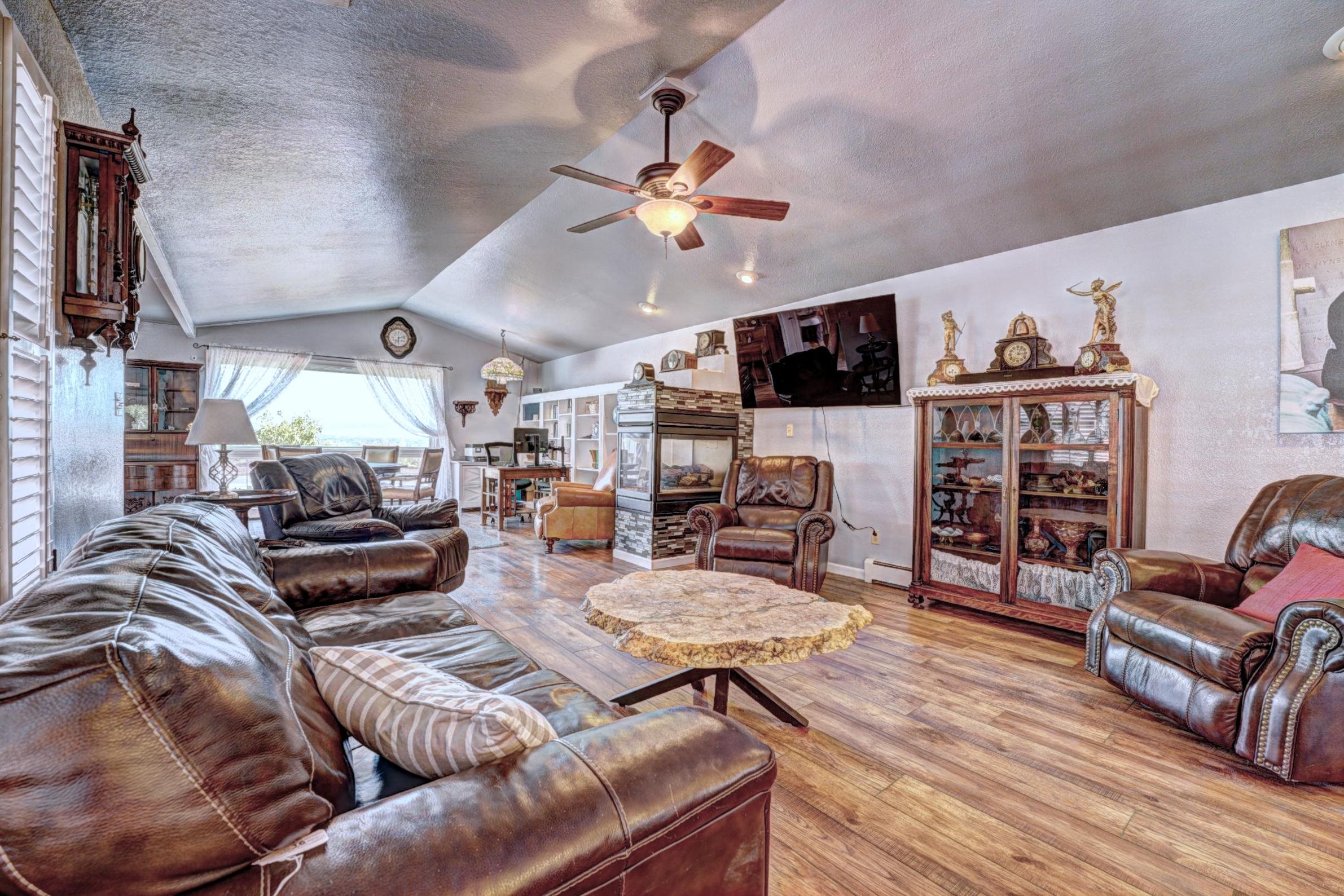 132 Santa Fe Drive Property Photo 8
