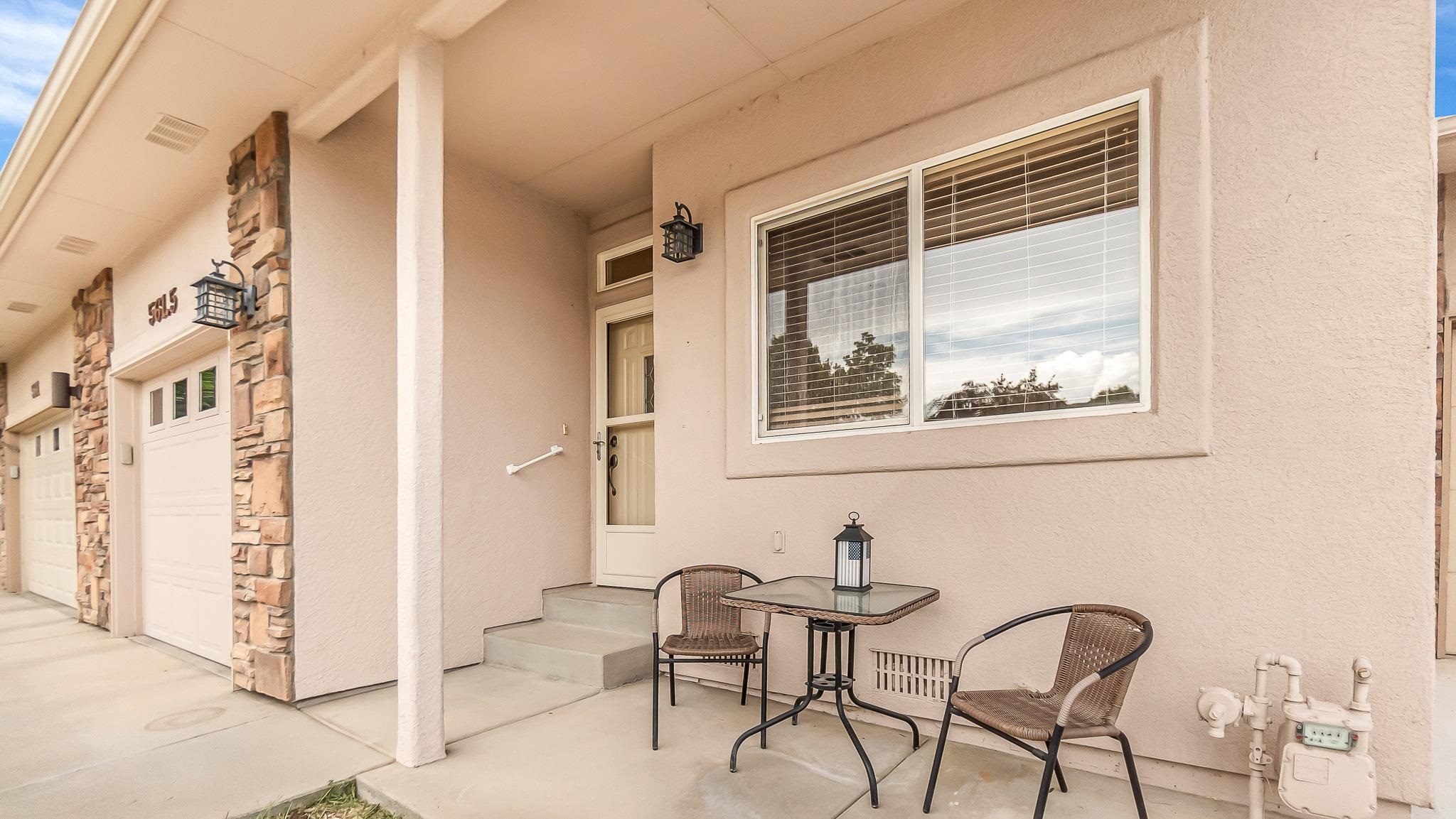 561 1/2 Garden Grove Court Property Photo 2